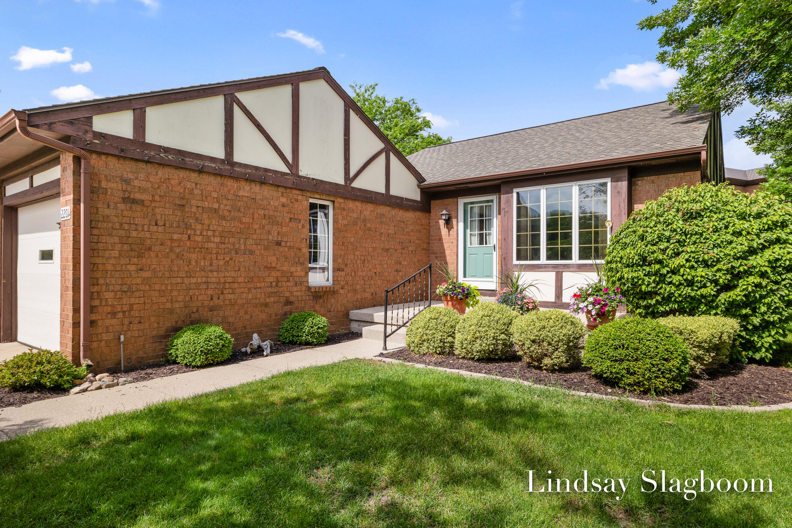 2201 Radcliff Circle SE Grand Rapids MI 49546