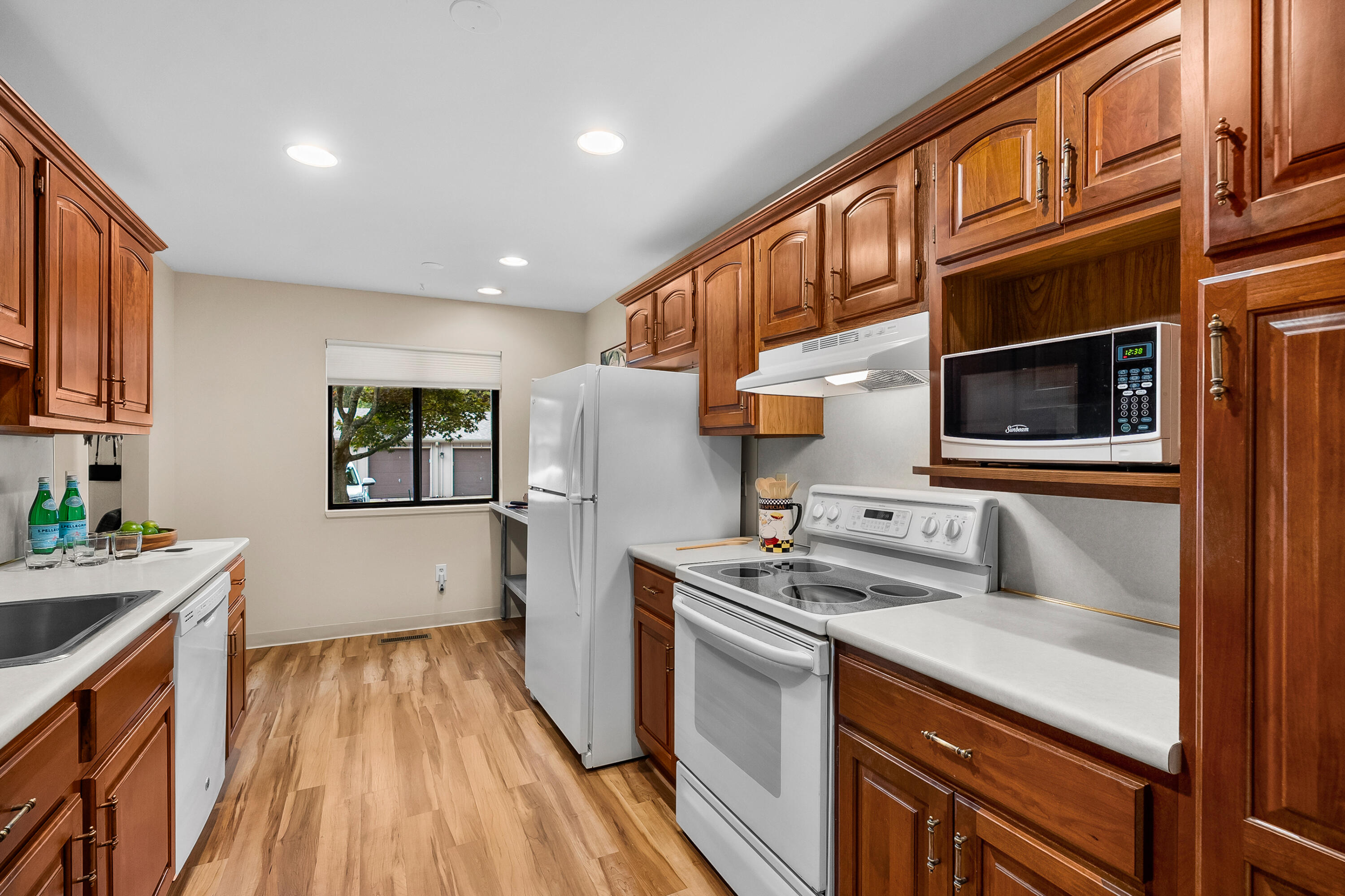 3747 Cedaridge Road Kalamazoo MI 49008