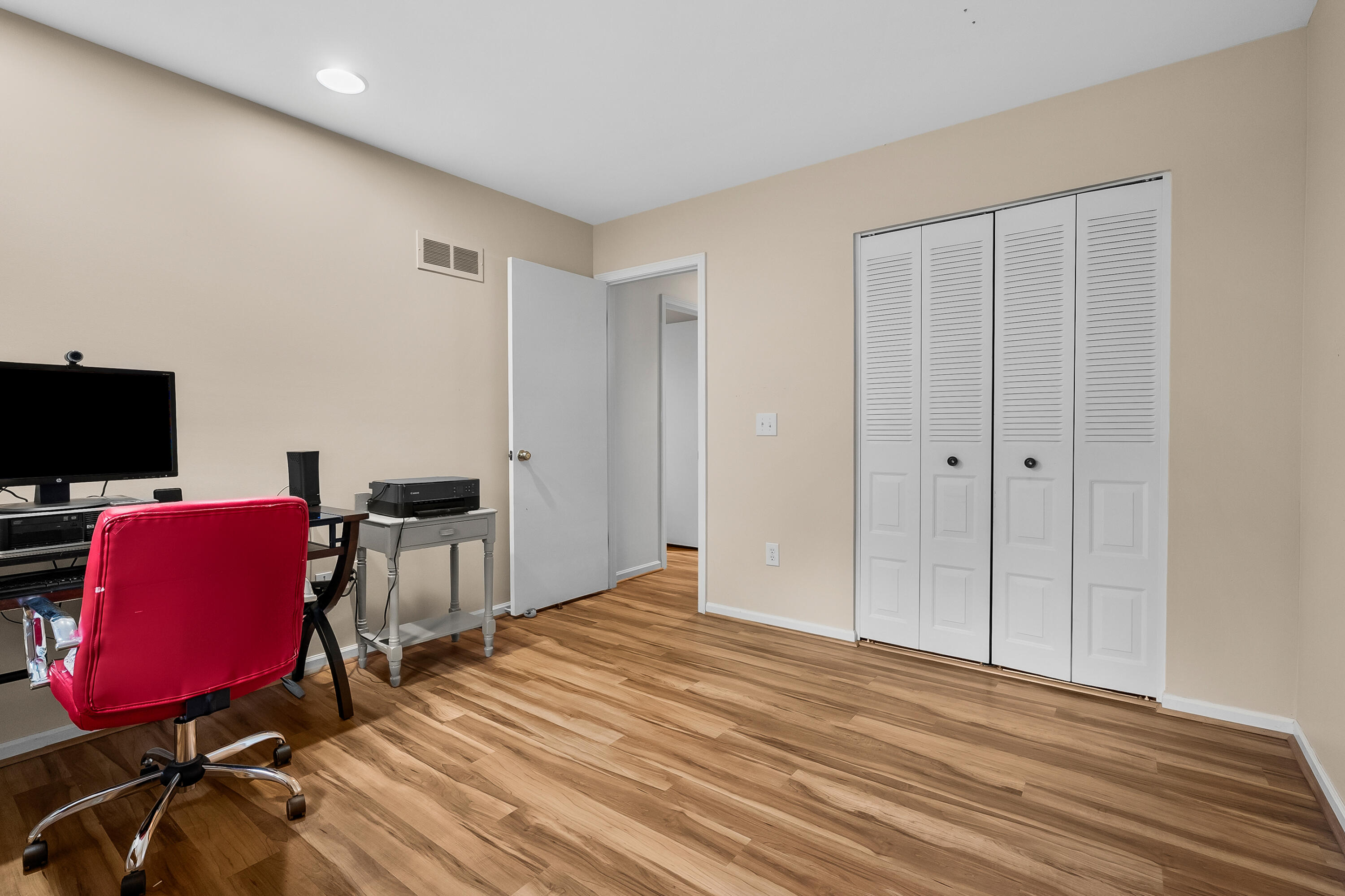 3747 Cedaridge Road Kalamazoo MI 49008