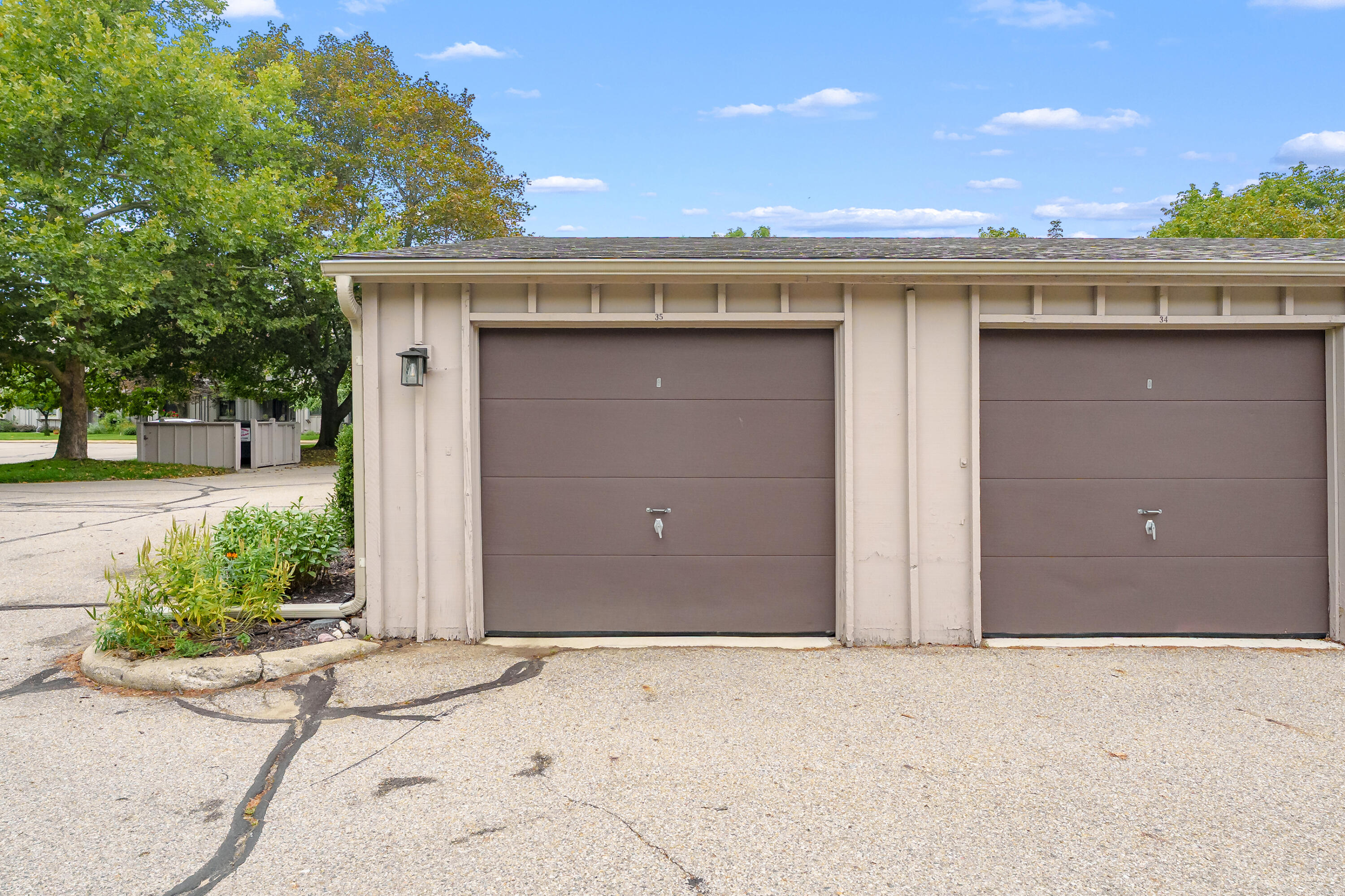 3747 Cedaridge Road Kalamazoo MI 49008