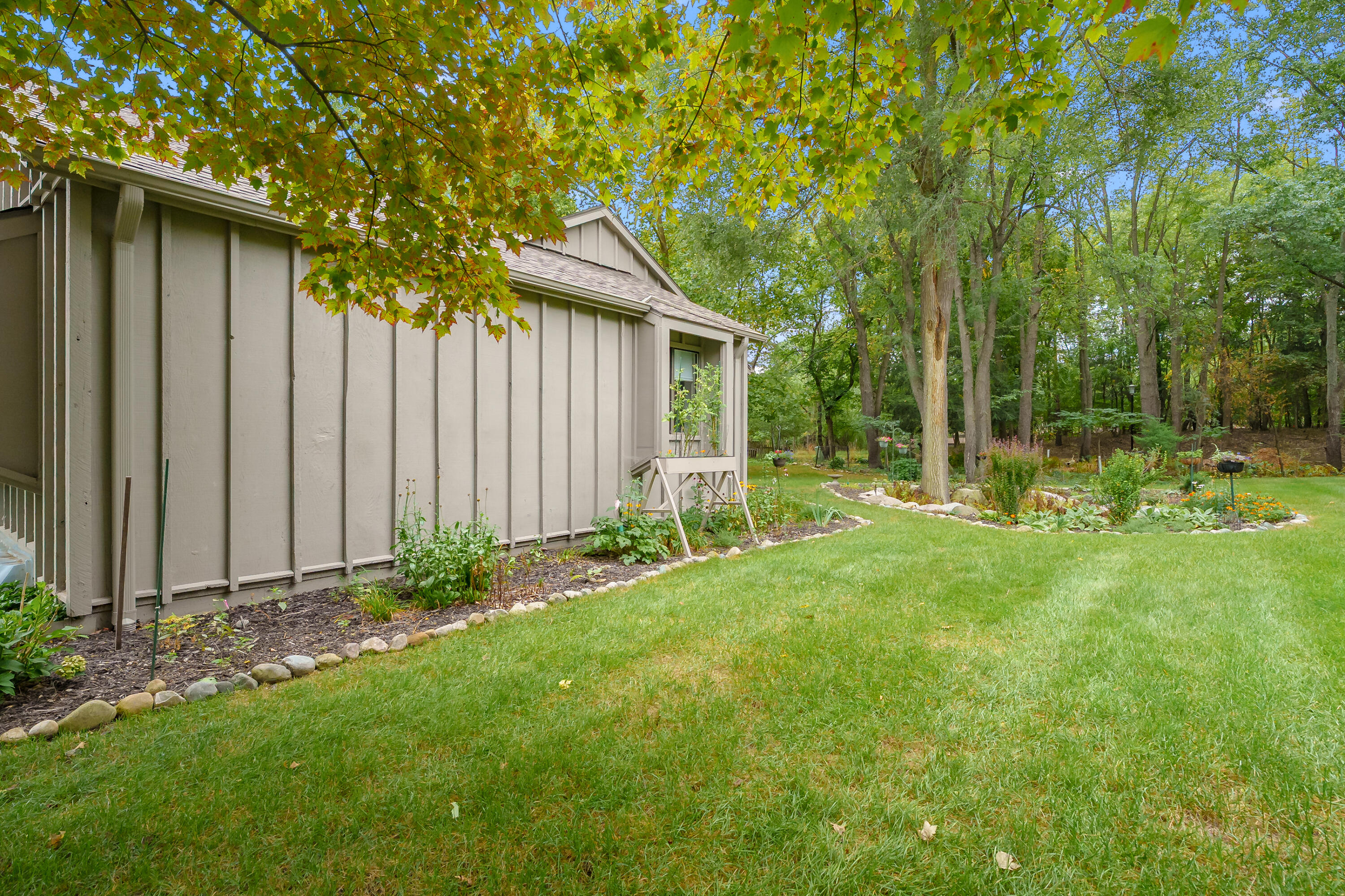 3747 Cedaridge Road Kalamazoo MI 49008