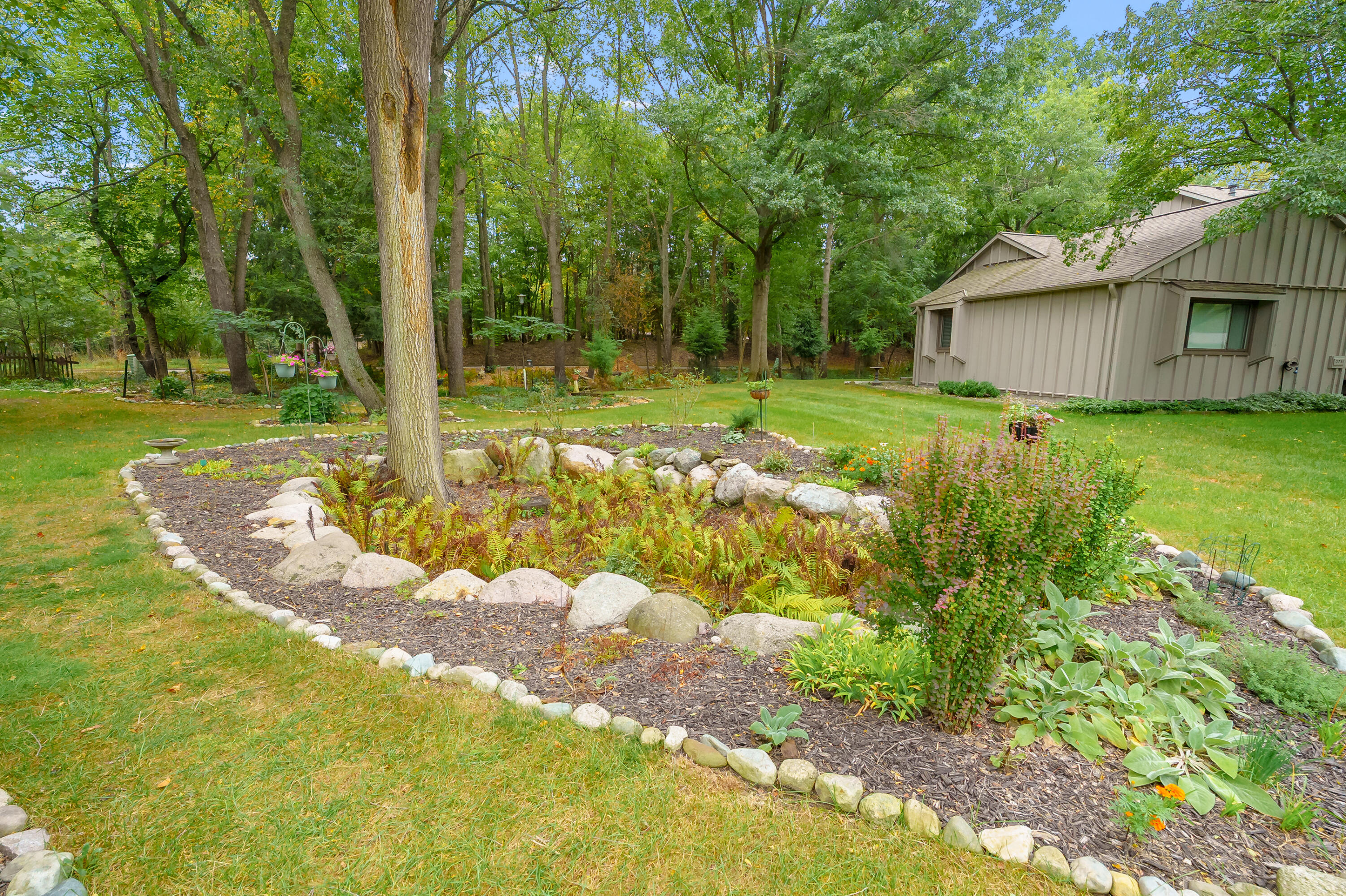 3747 Cedaridge Road Kalamazoo MI 49008