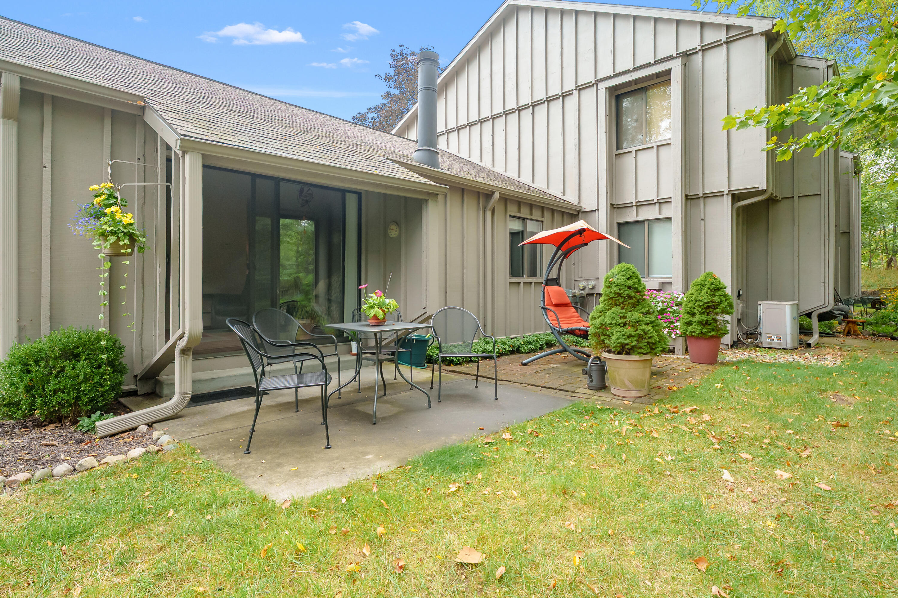3747 Cedaridge Road Kalamazoo MI 49008