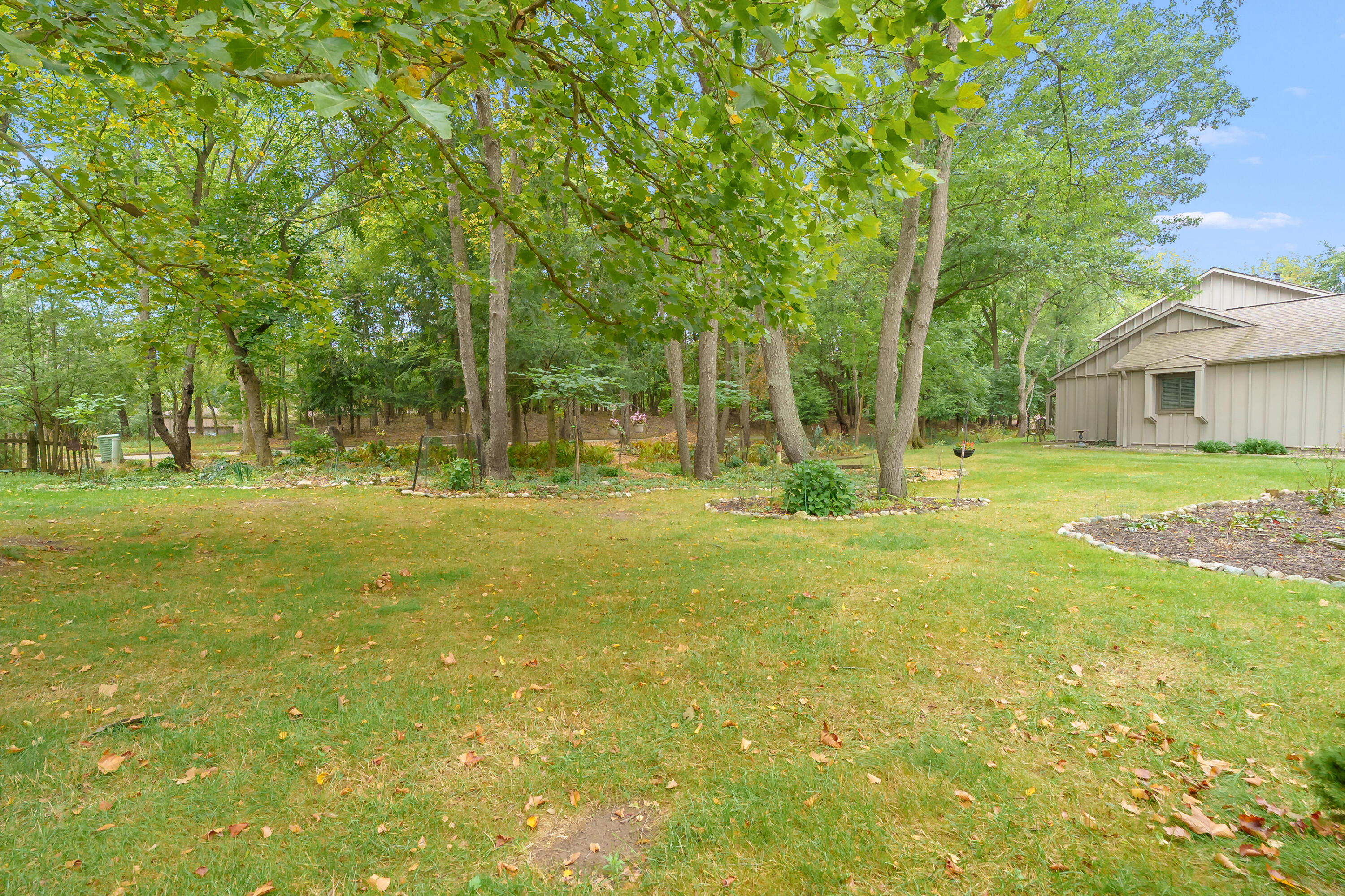 3747 Cedaridge Road Kalamazoo MI 49008