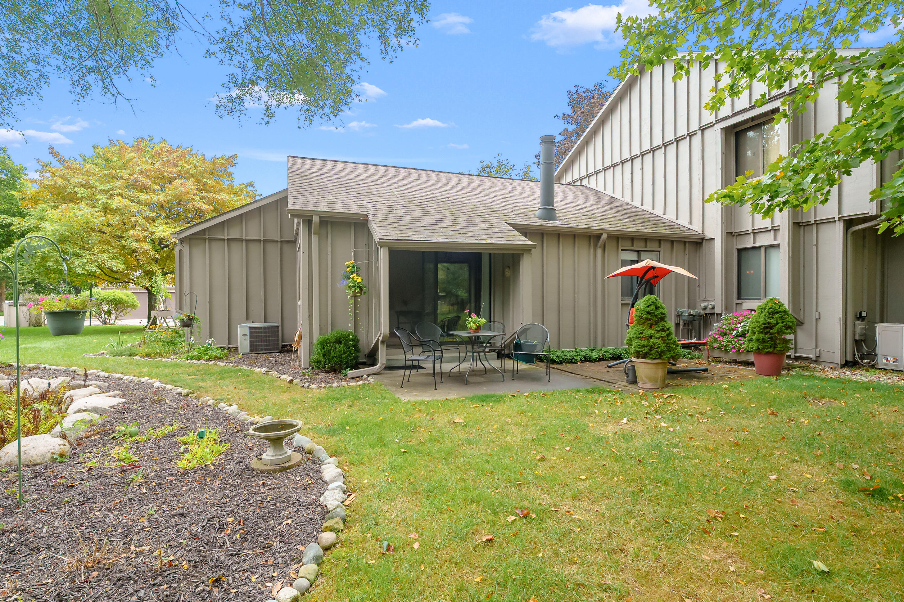 3747 Cedaridge Road Kalamazoo MI 49008