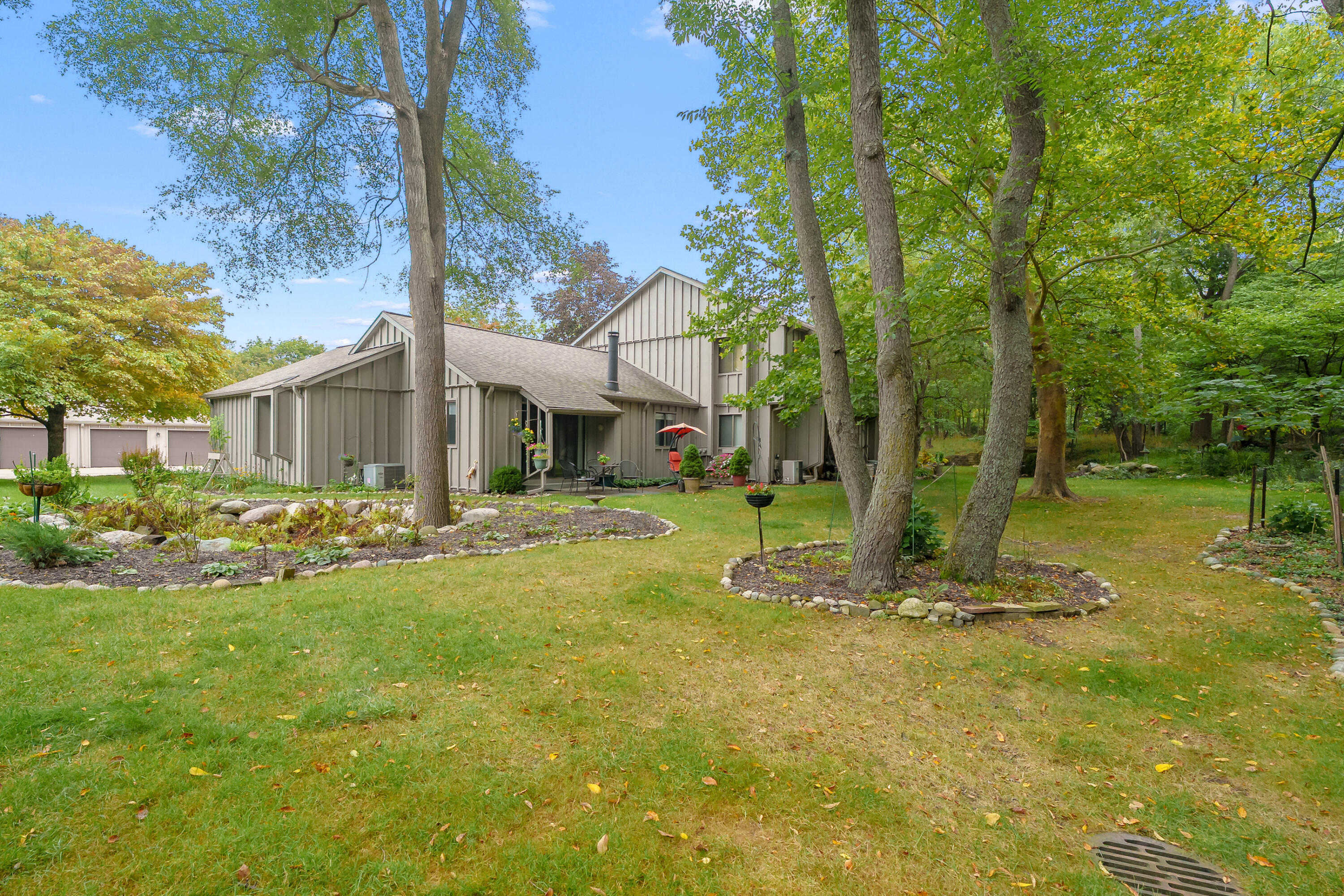 3747 Cedaridge Road Kalamazoo MI 49008