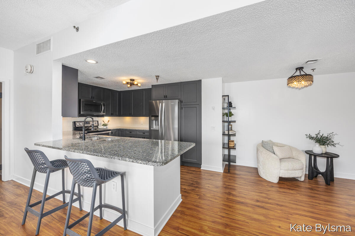 33 Campau Circle NW Grand Rapids MI 49503