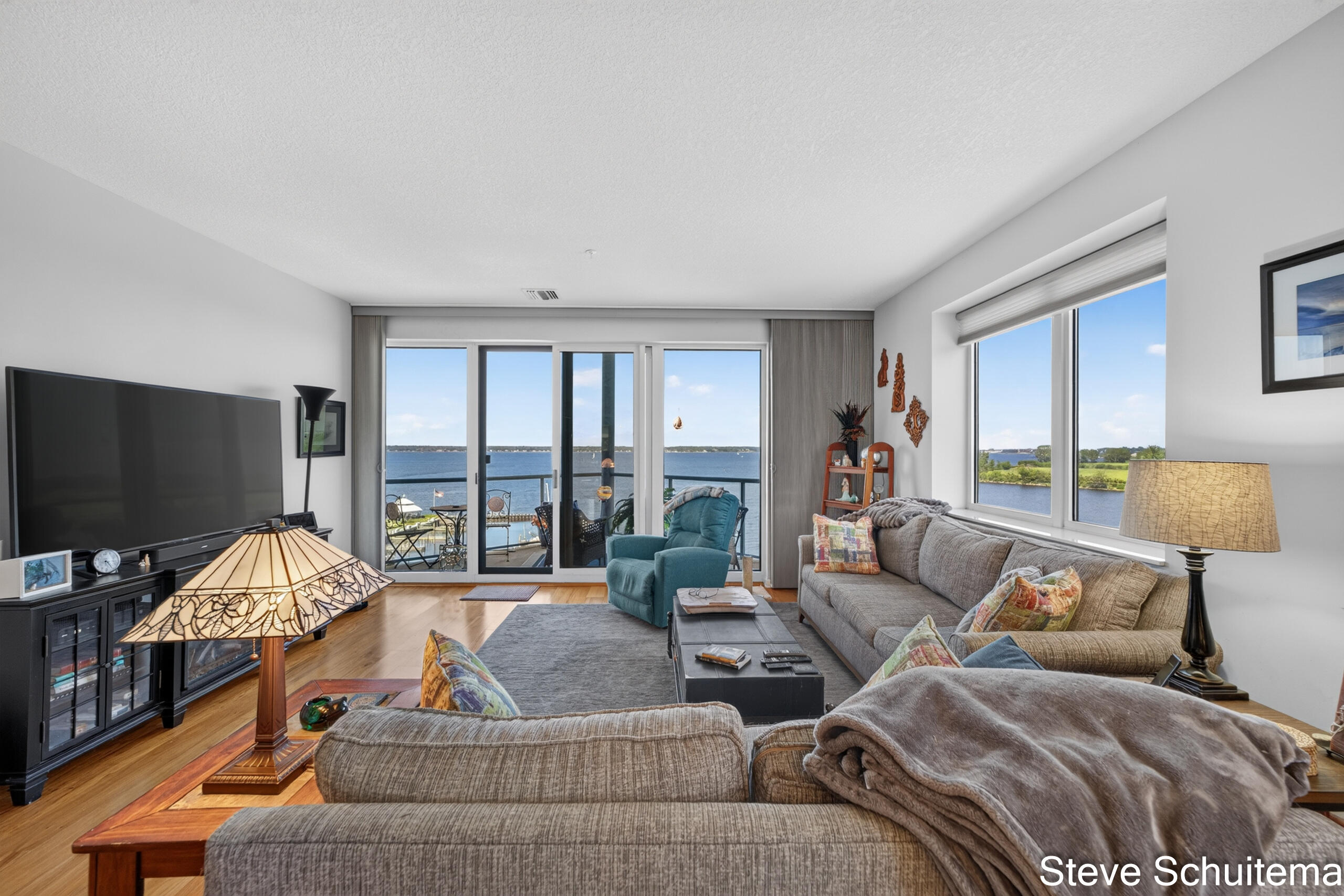 2964 Lakeshore Drive Muskegon MI 49441