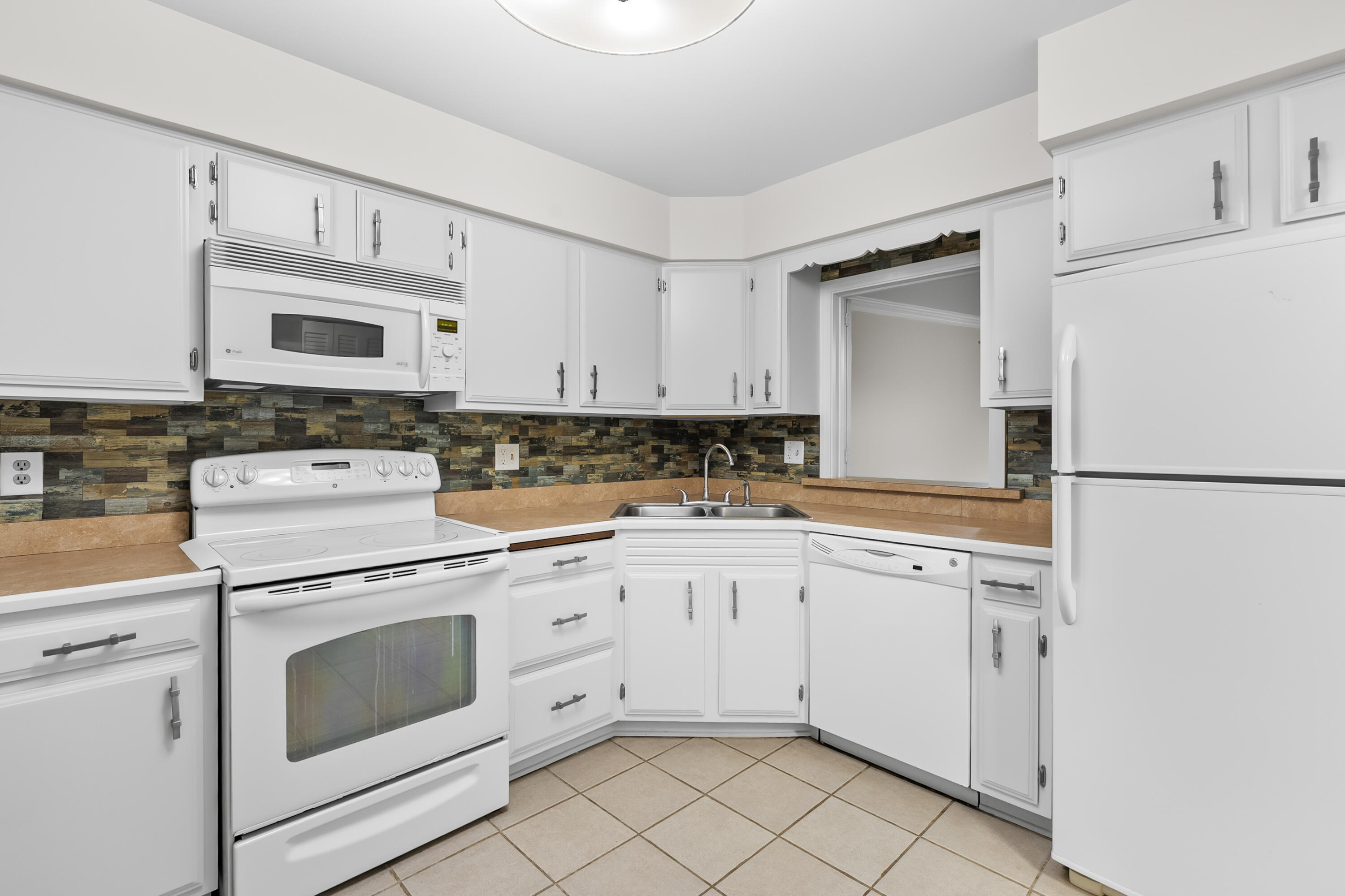 4040 Greenleaf Circle 408 Kalamazoo MI 49008
