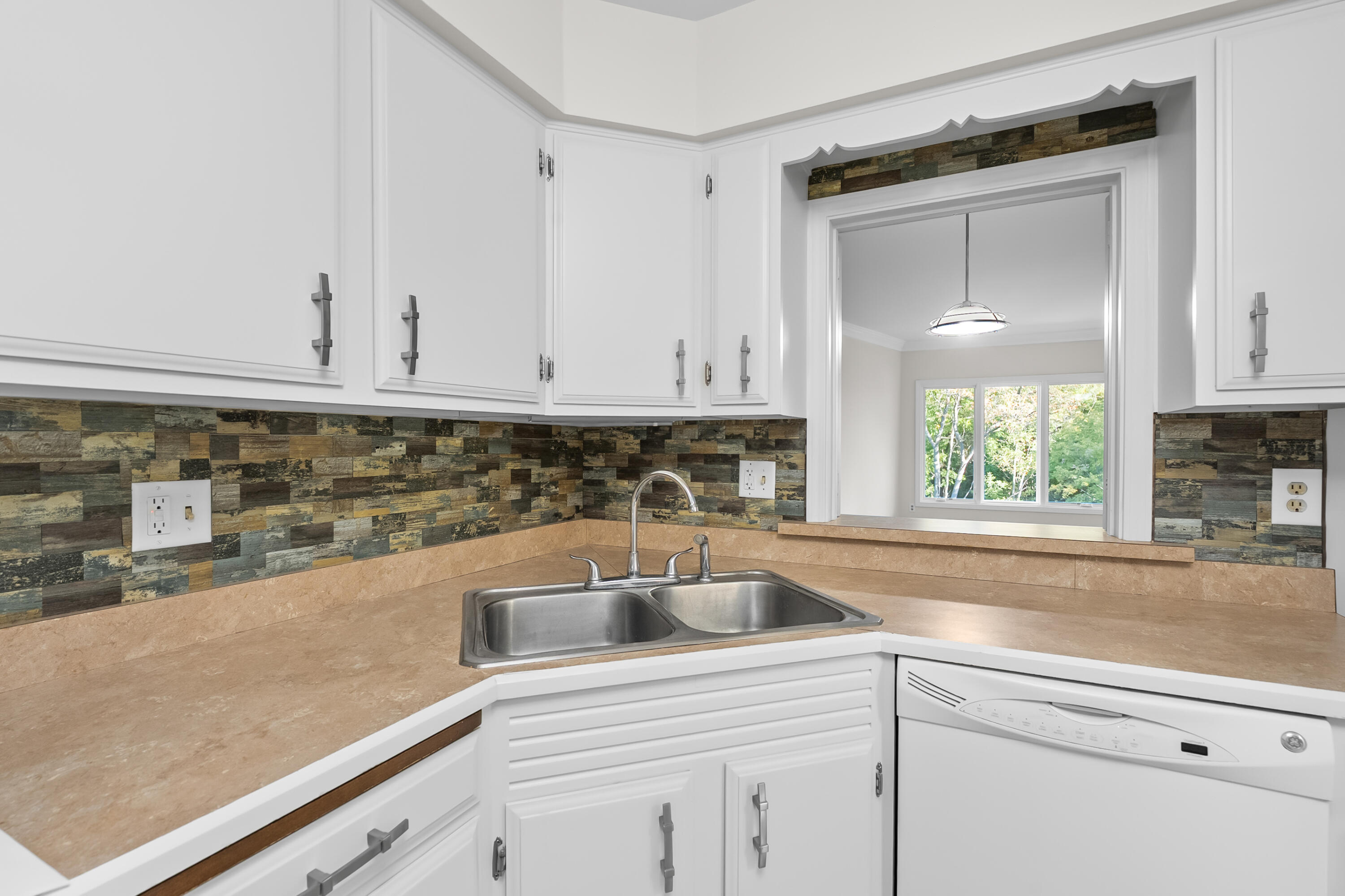 4040 Greenleaf Circle 408 Kalamazoo MI 49008