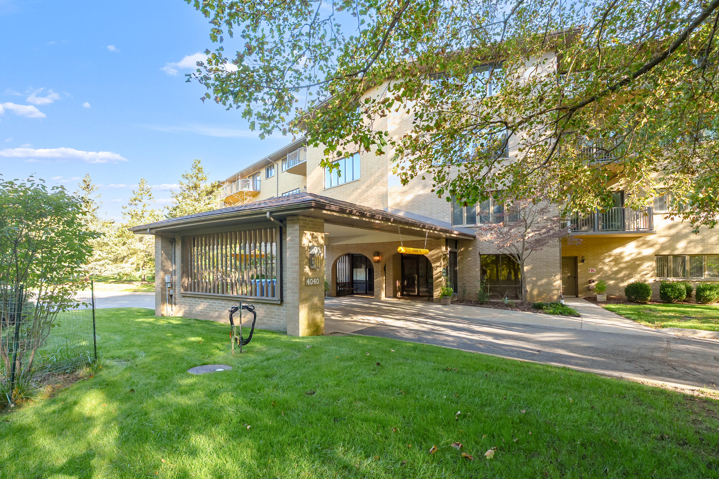 4040 Greenleaf Circle 408 Kalamazoo MI 49008