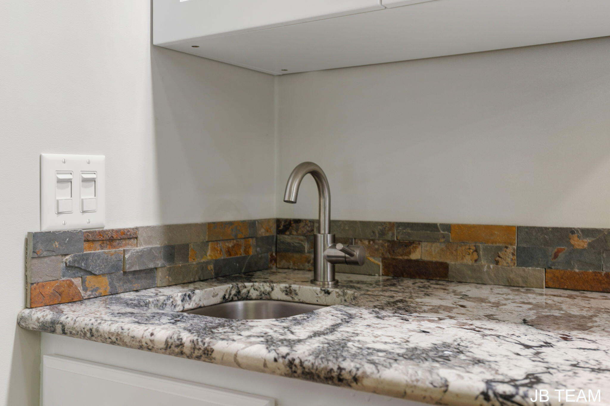 3042 W Crystal Waters Drive Holland MI 49424