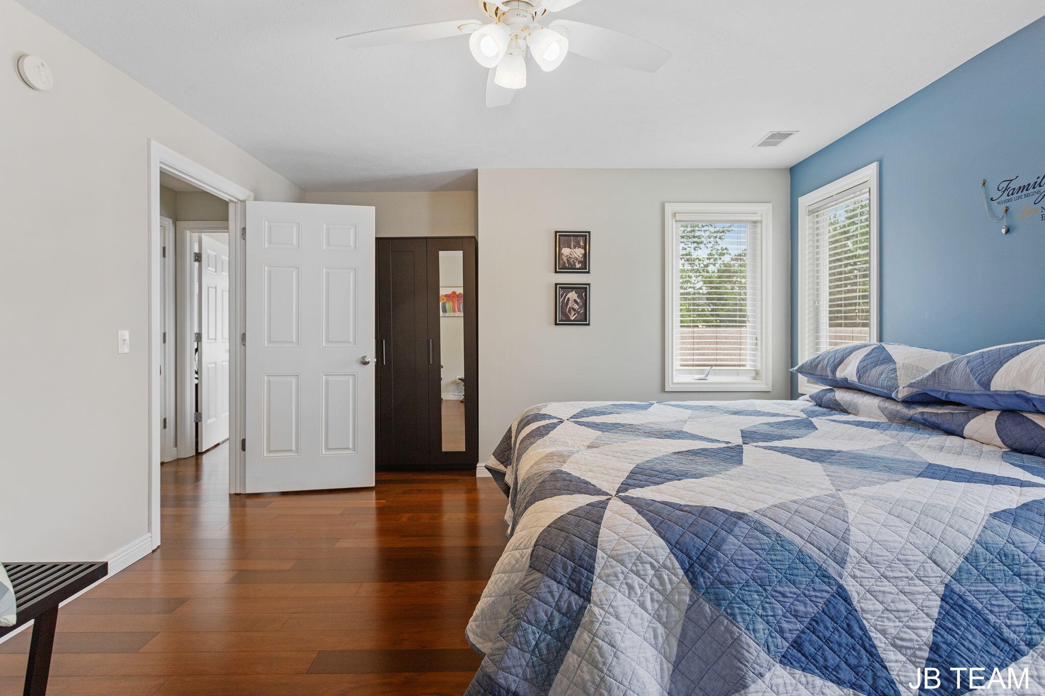 3042 W Crystal Waters Drive Holland MI 49424