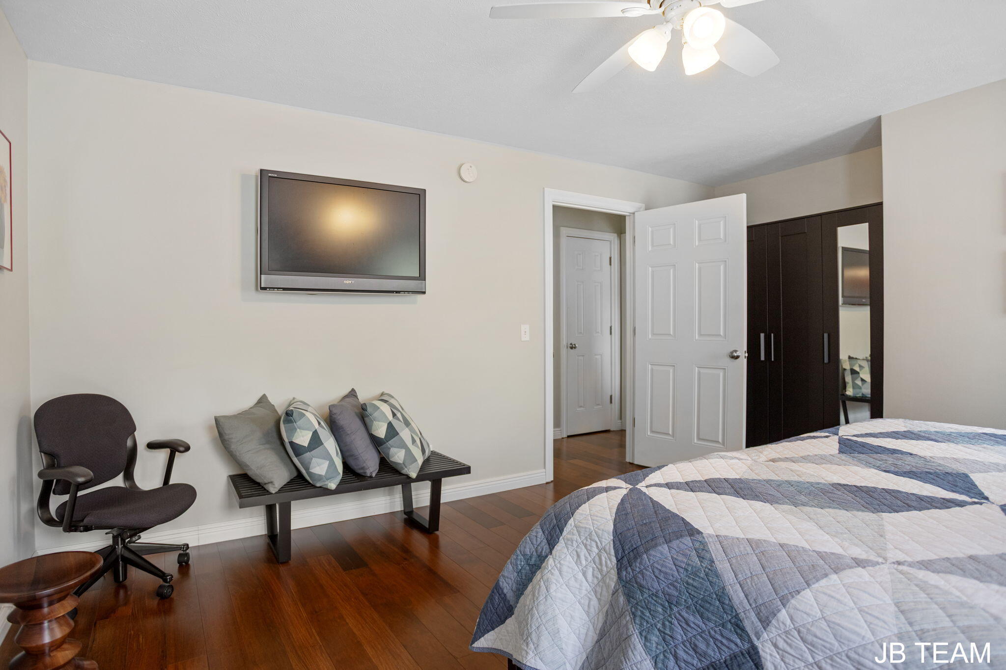 3042 W Crystal Waters Drive Holland MI 49424