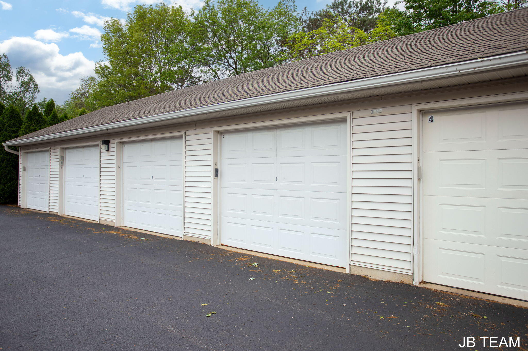 3042 W Crystal Waters Drive Holland MI 49424
