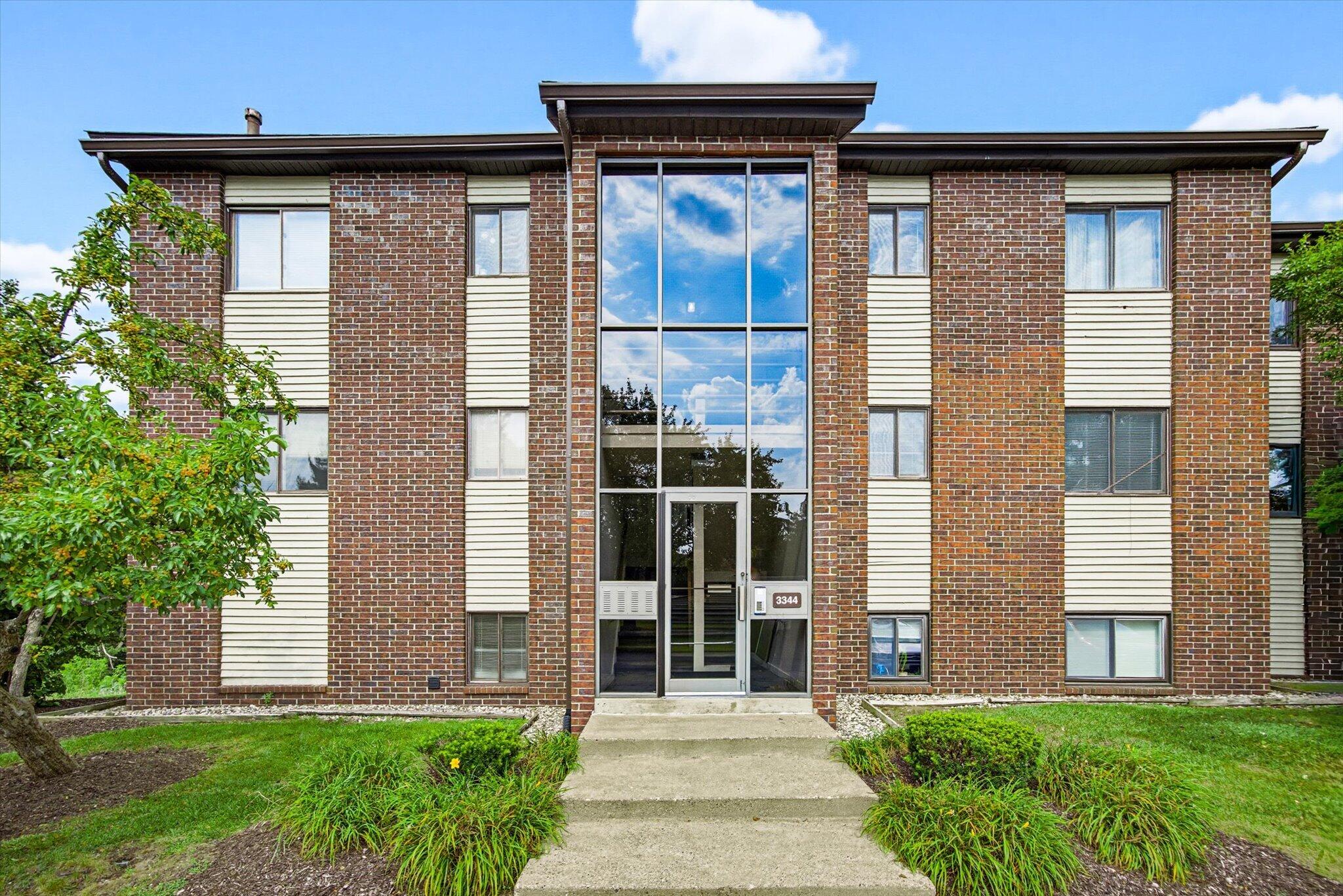 3344 Devonwood Hills NE Grand Rapids MI 49525