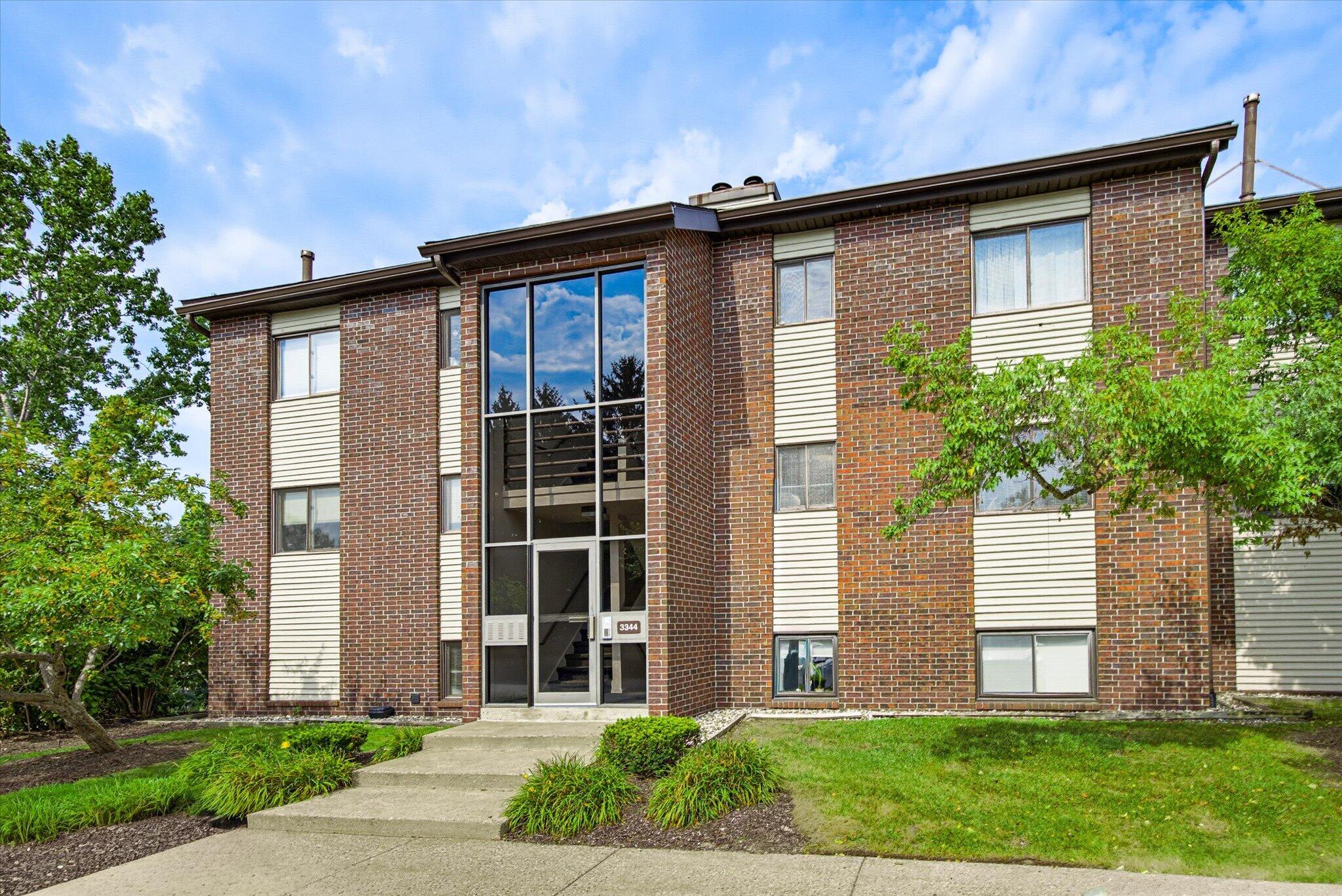 3344 Devonwood Hills NE Grand Rapids MI 49525