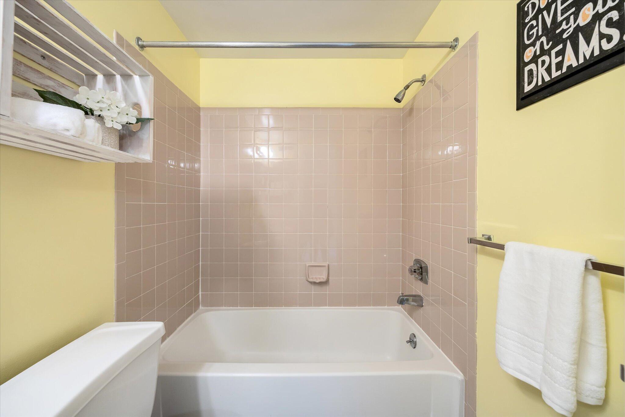 3344 Devonwood Hills NE Grand Rapids MI 49525