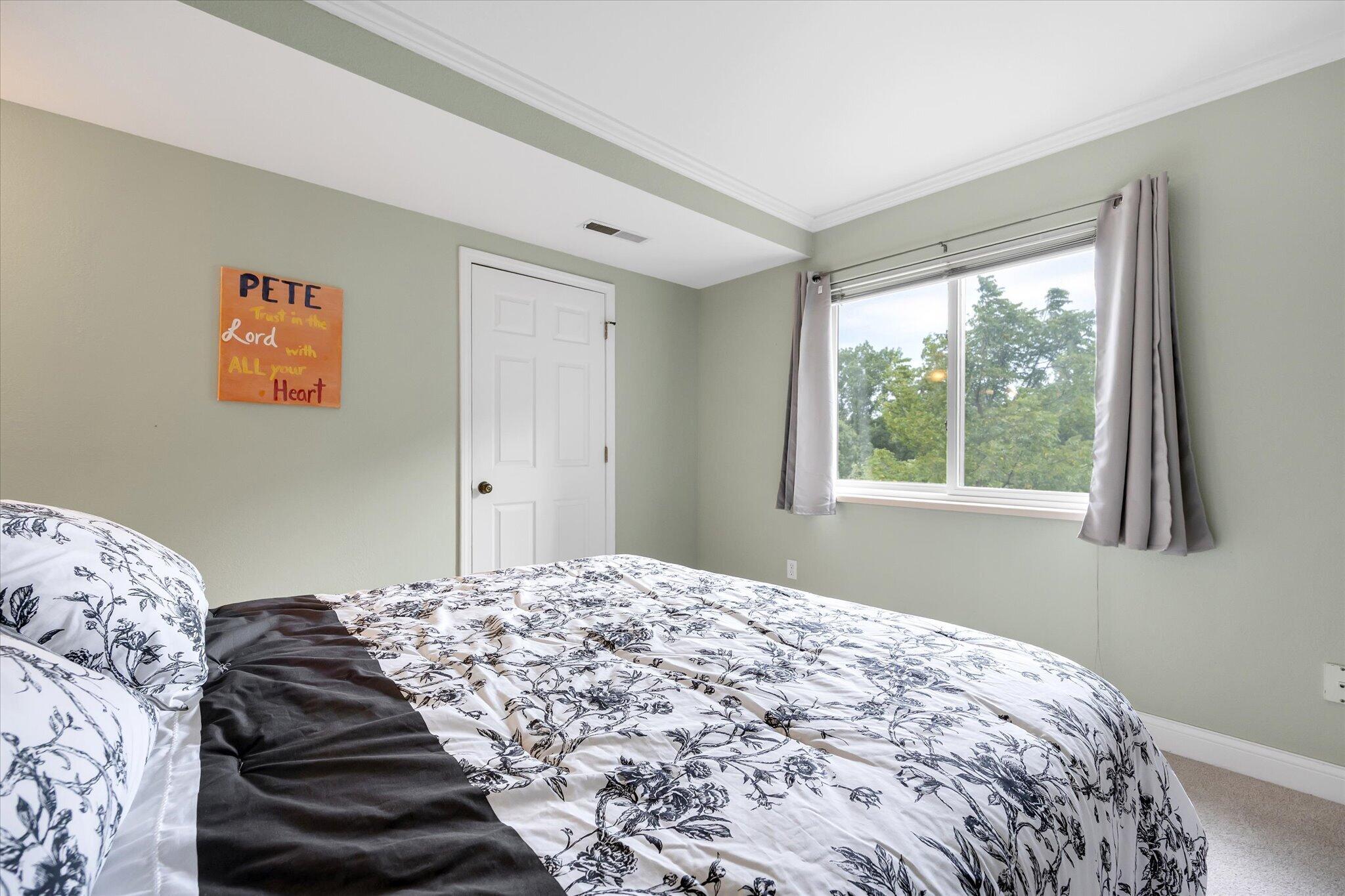 3344 Devonwood Hills NE Grand Rapids MI 49525