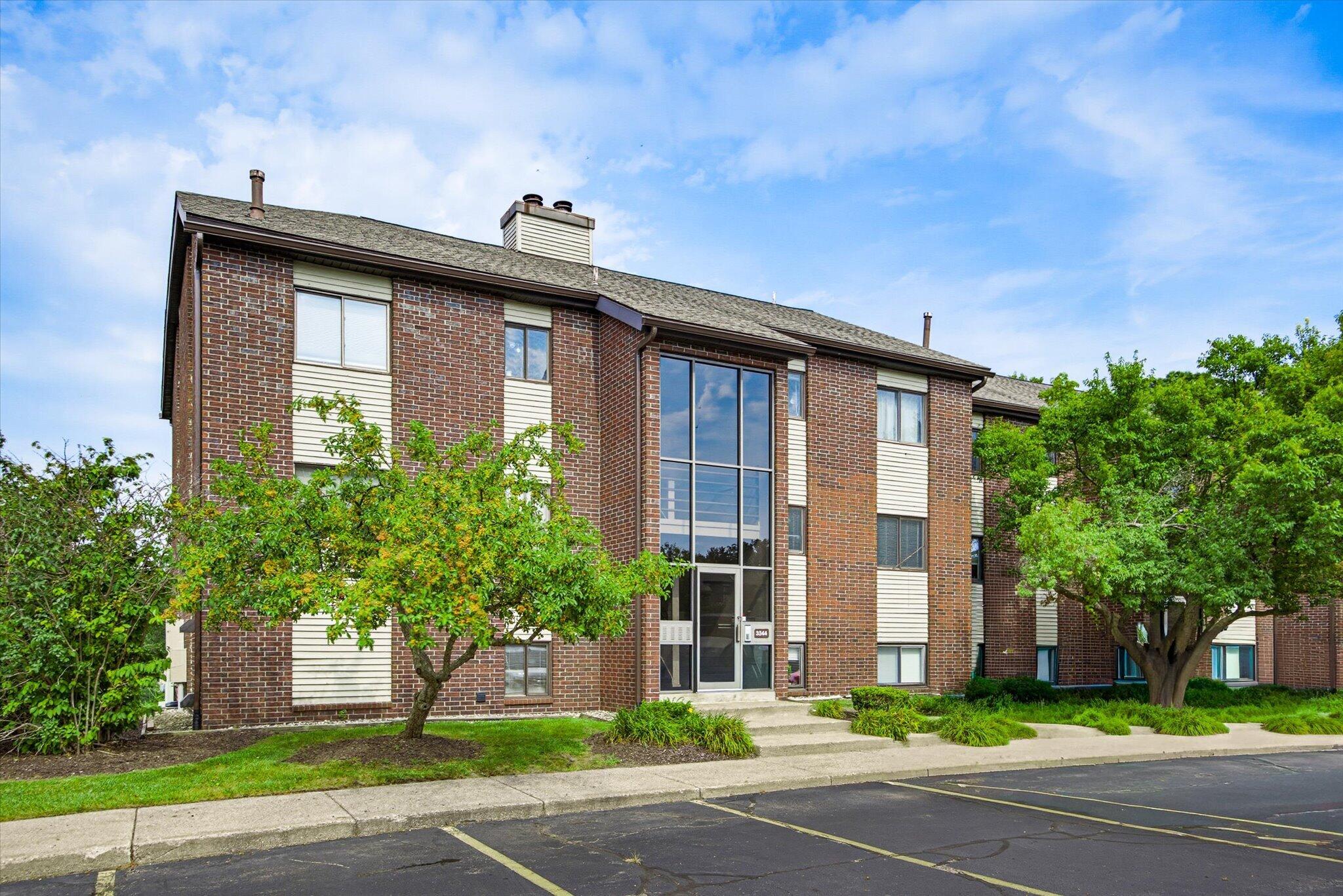 3344 Devonwood Hills NE Grand Rapids MI 49525