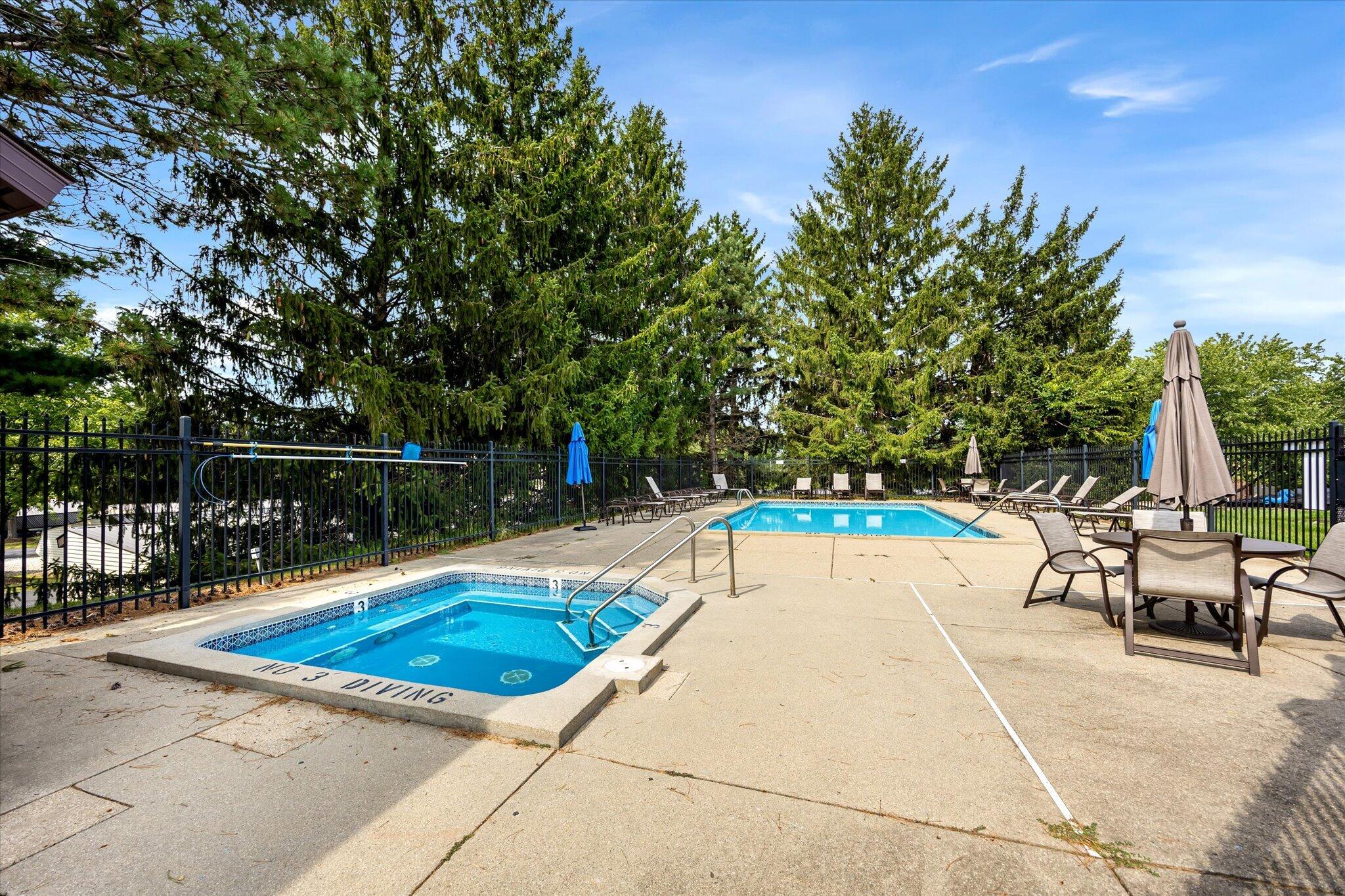 3344 Devonwood Hills NE Grand Rapids MI 49525