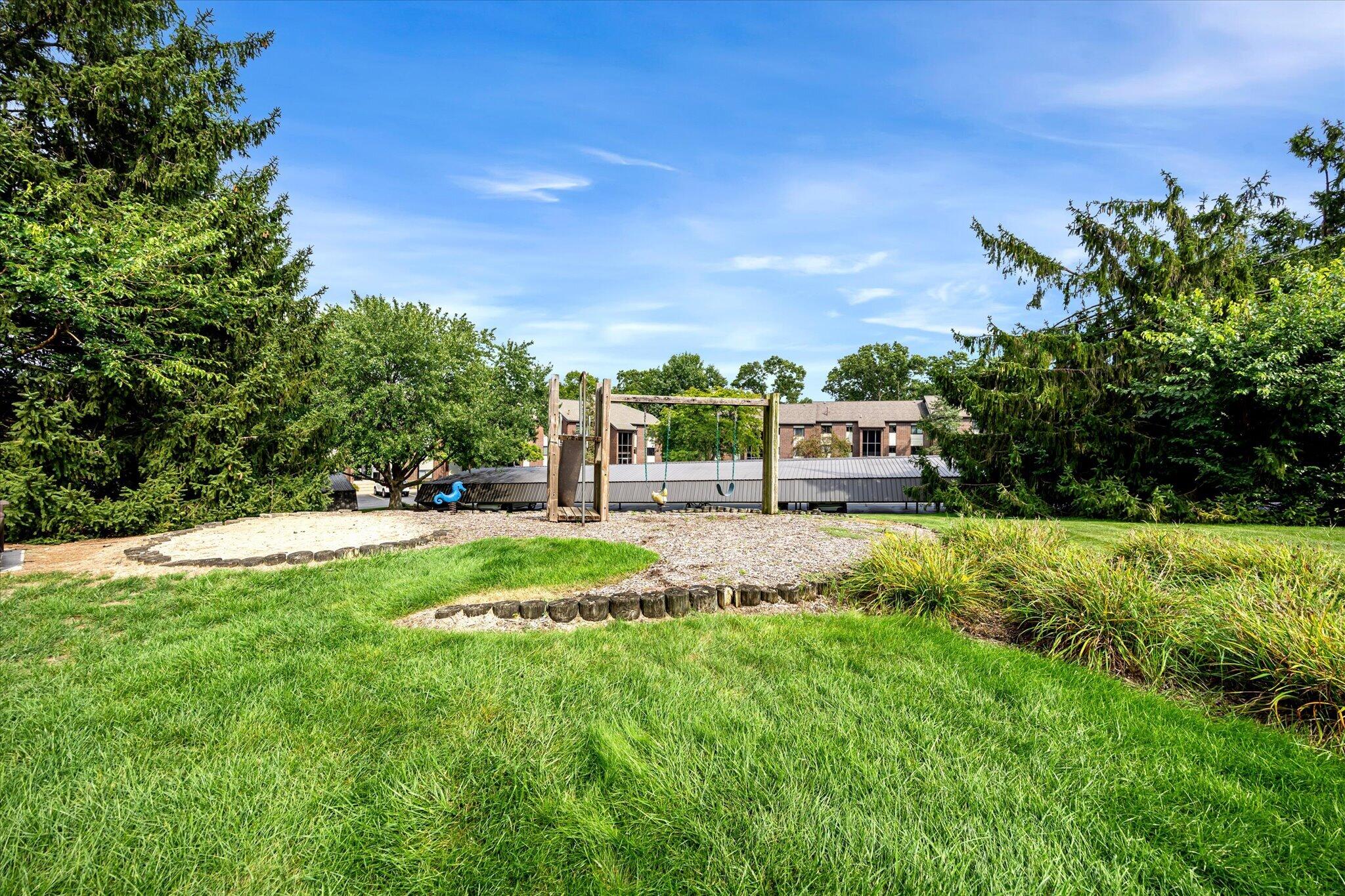 3344 Devonwood Hills NE Grand Rapids MI 49525