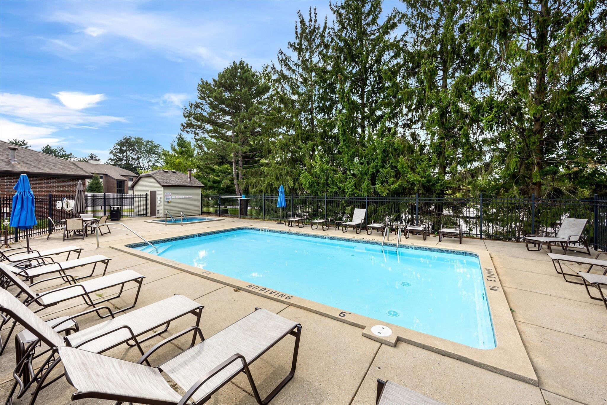 3344 Devonwood Hills NE Grand Rapids MI 49525