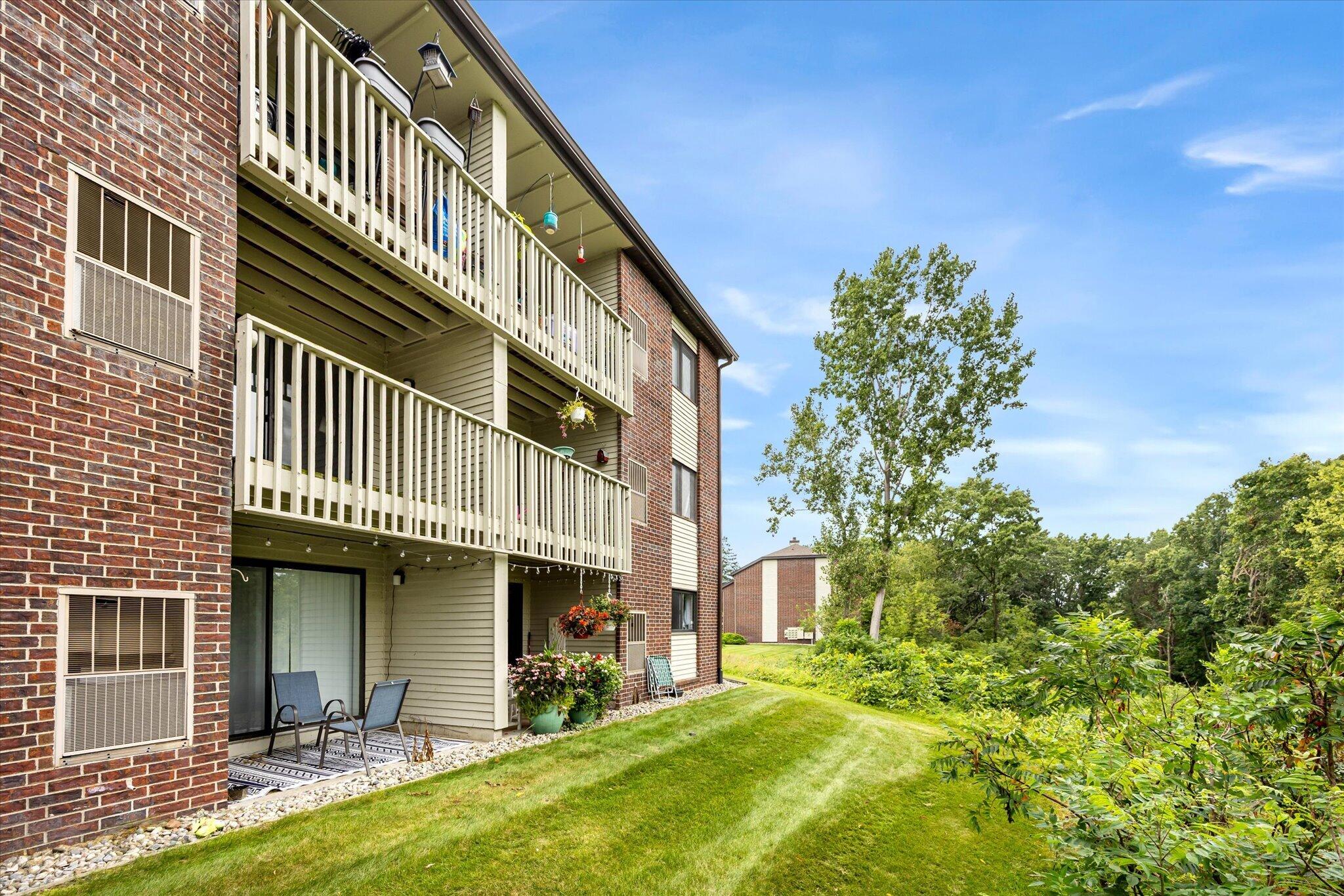 3344 Devonwood Hills NE Grand Rapids MI 49525