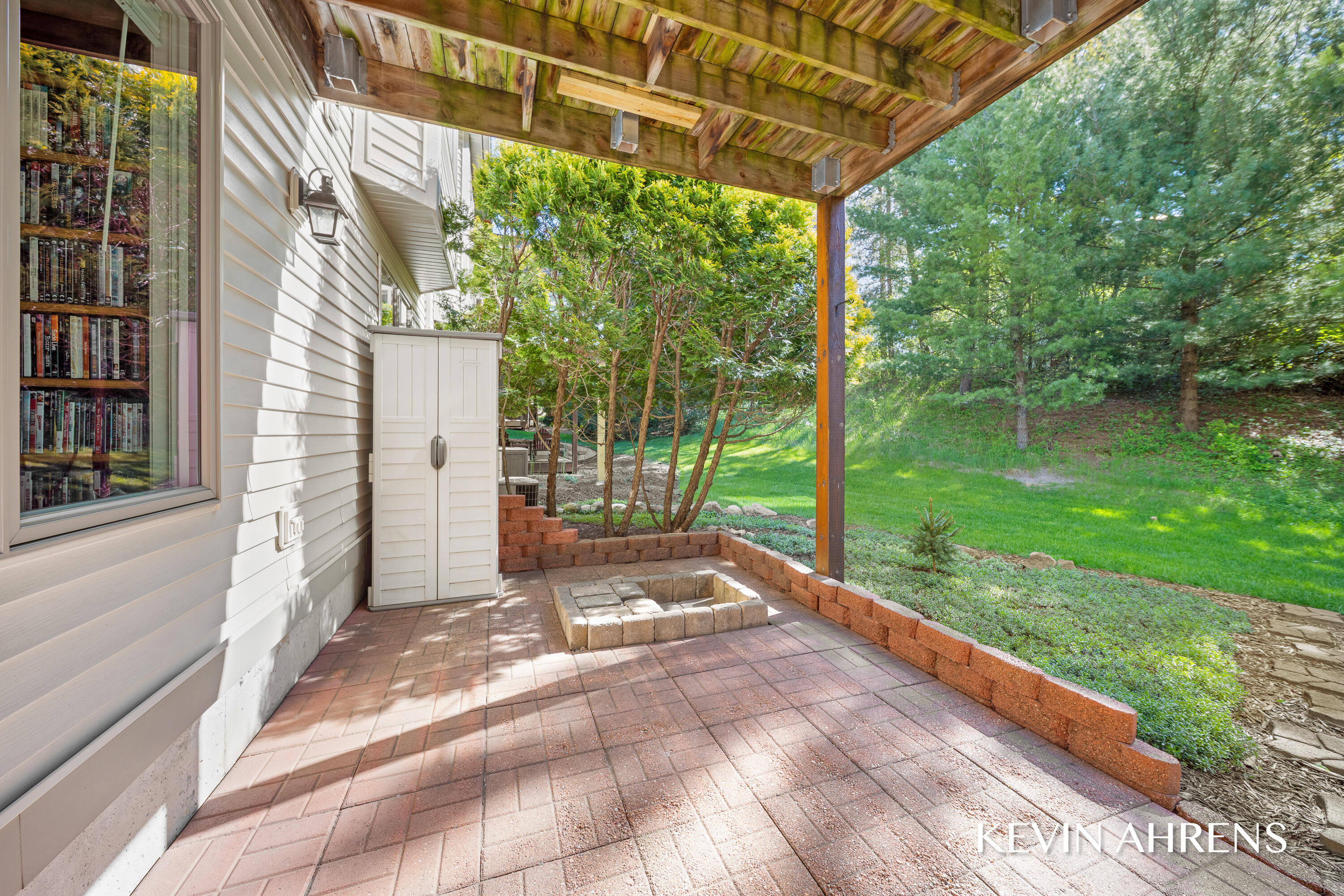 4366 Willow Ln Drive NE Grand Rapids MI 49525
