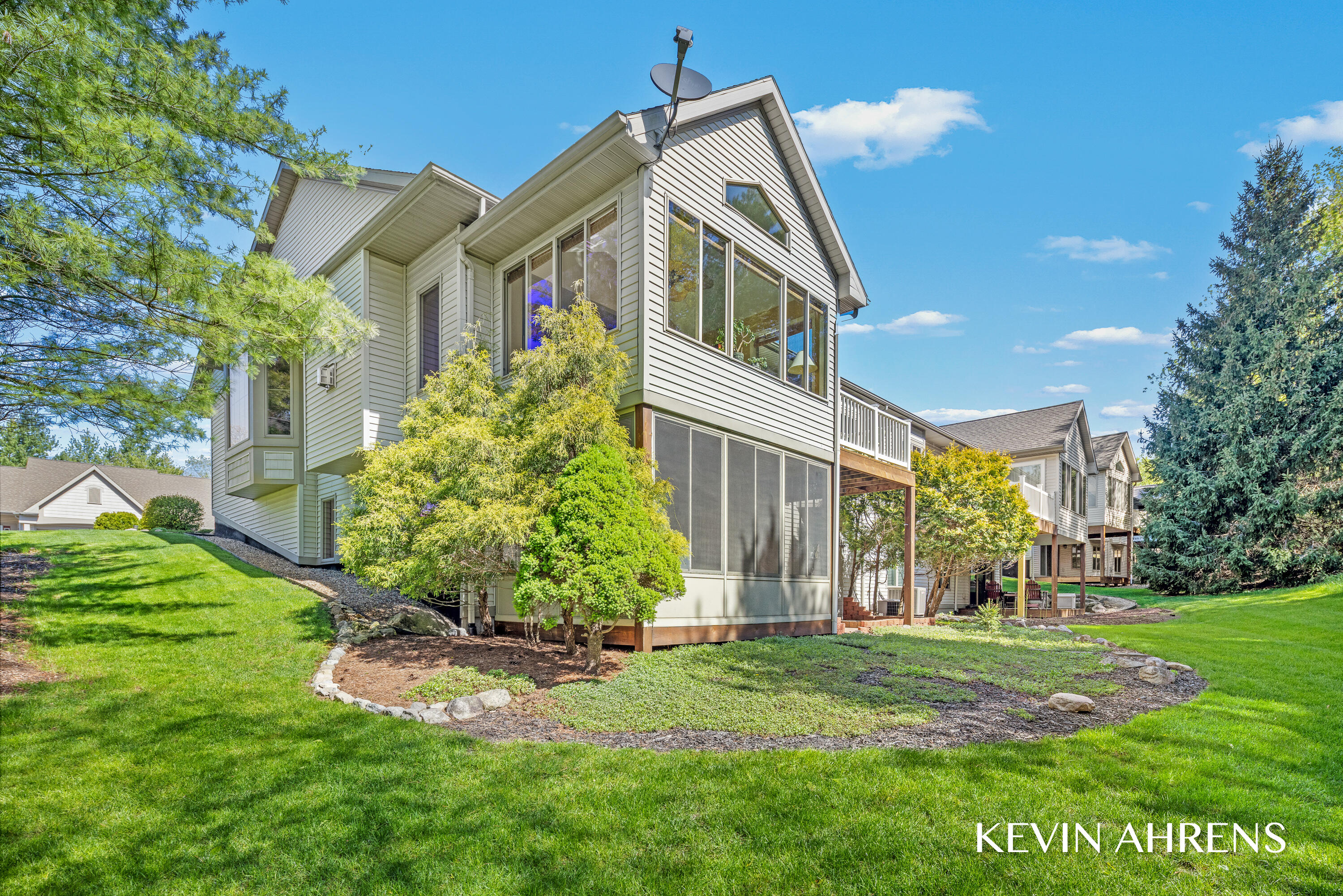 4366 Willow Ln Drive NE Grand Rapids MI 49525