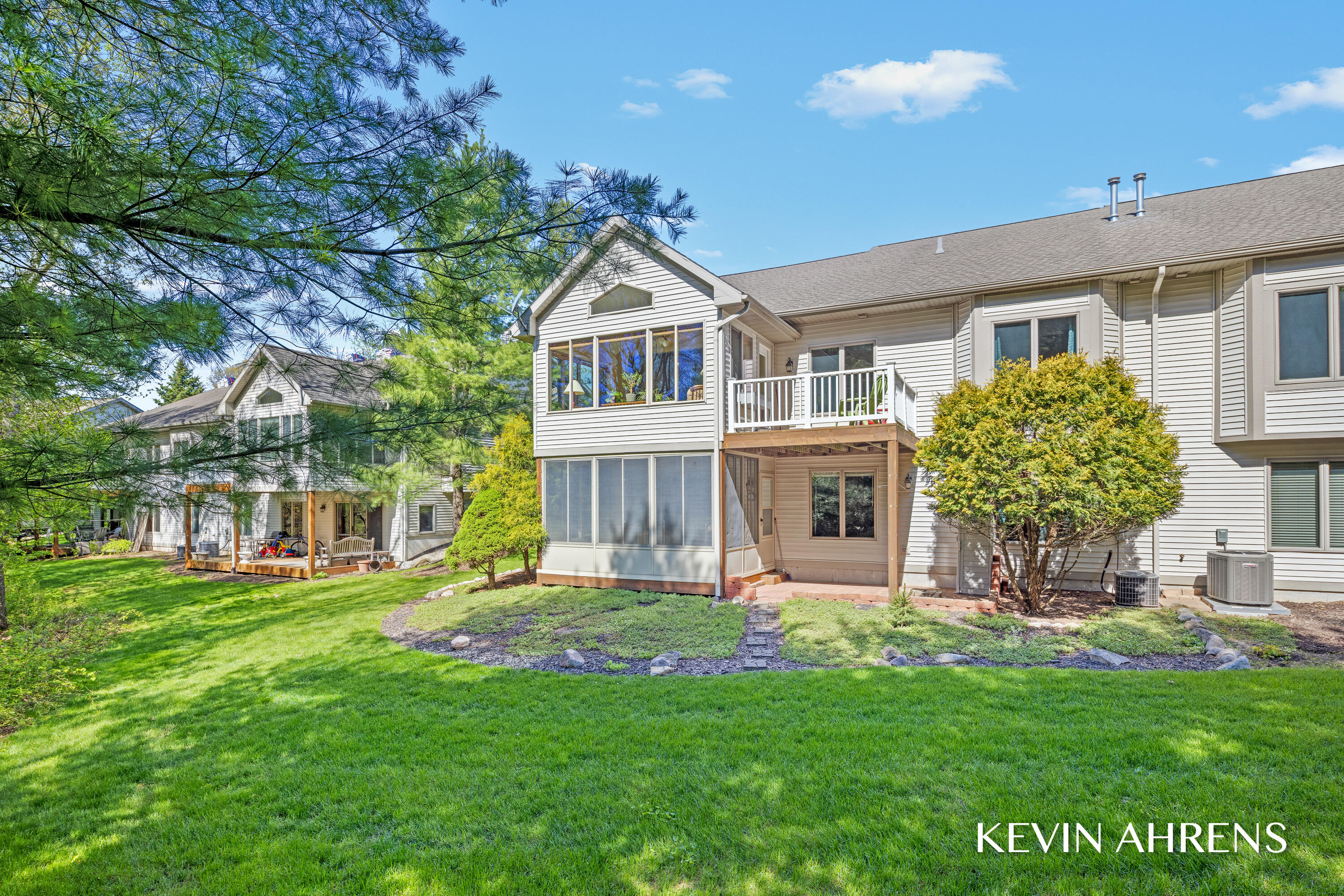 4366 Willow Ln Drive NE Grand Rapids MI 49525