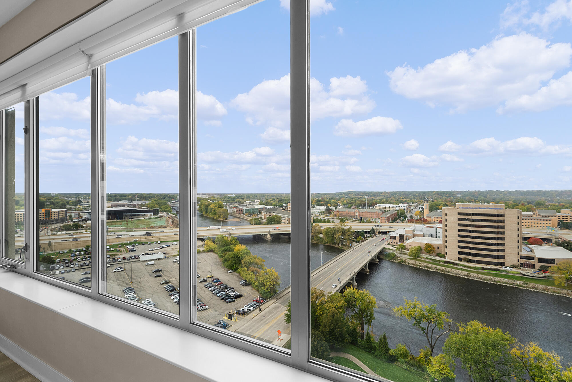 124 Campau Circle NW Grand Rapids MI 49503