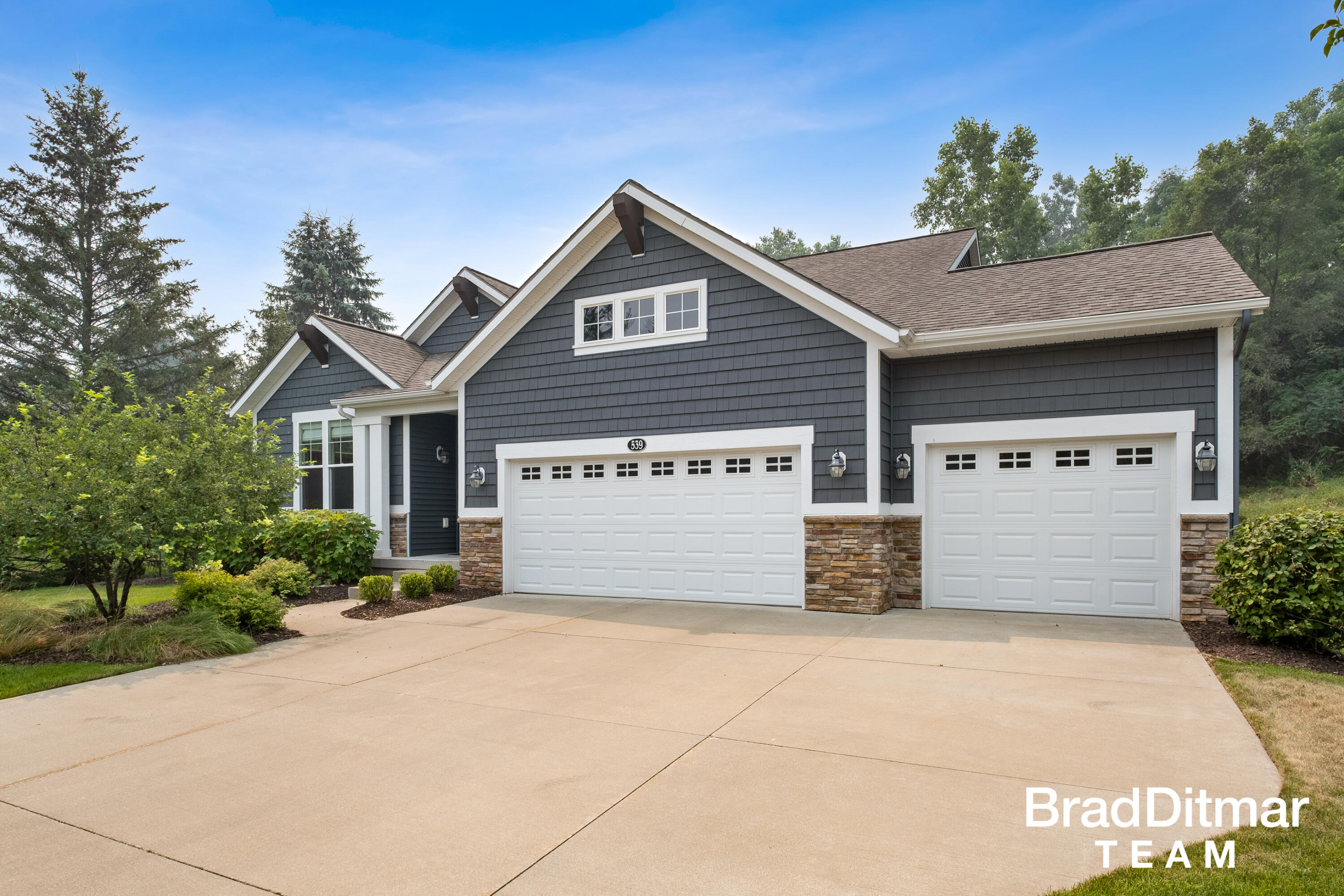 539 W Abbey Mill Drive SE Ada MI 49301