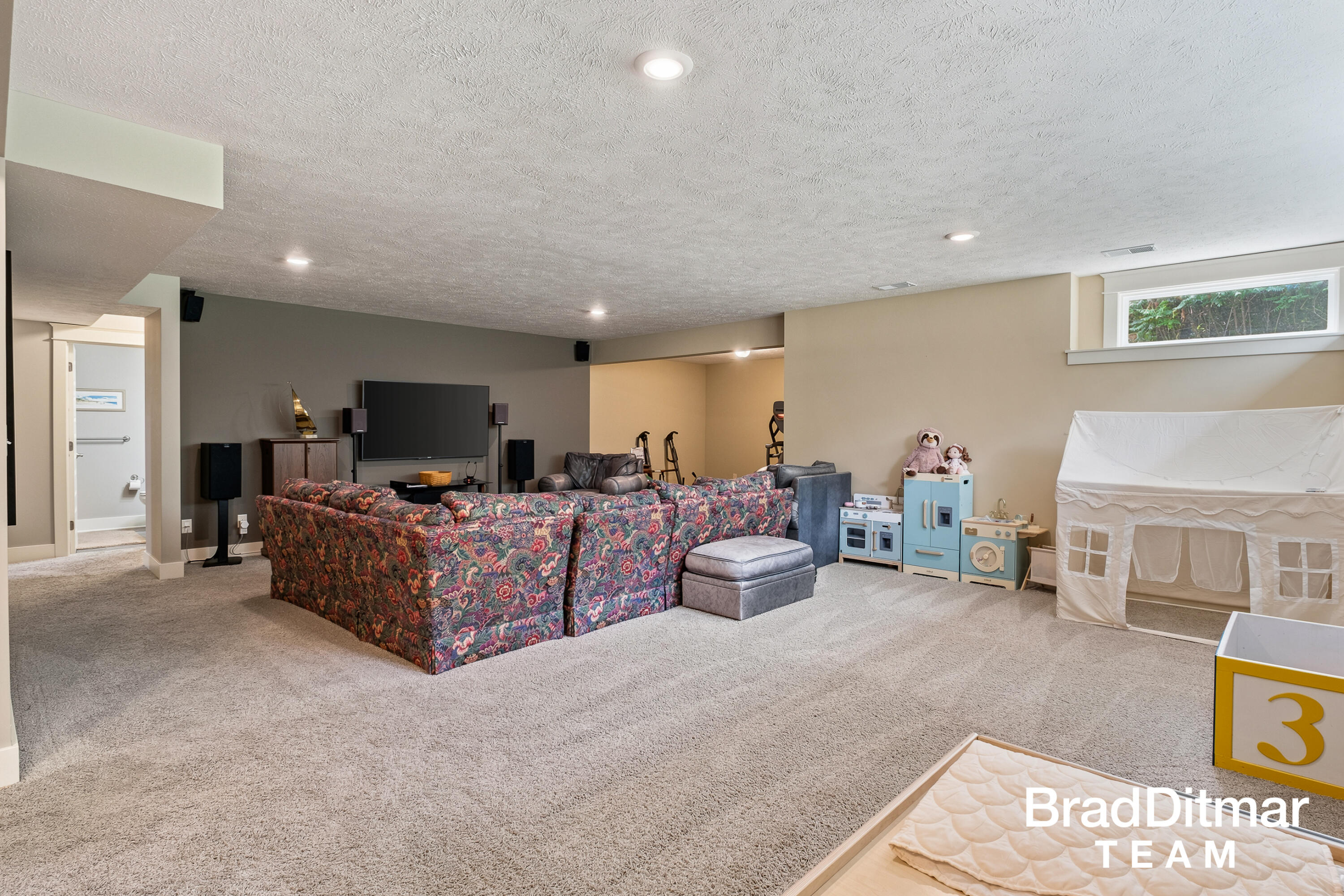 539 W Abbey Mill Drive SE Ada MI 49301