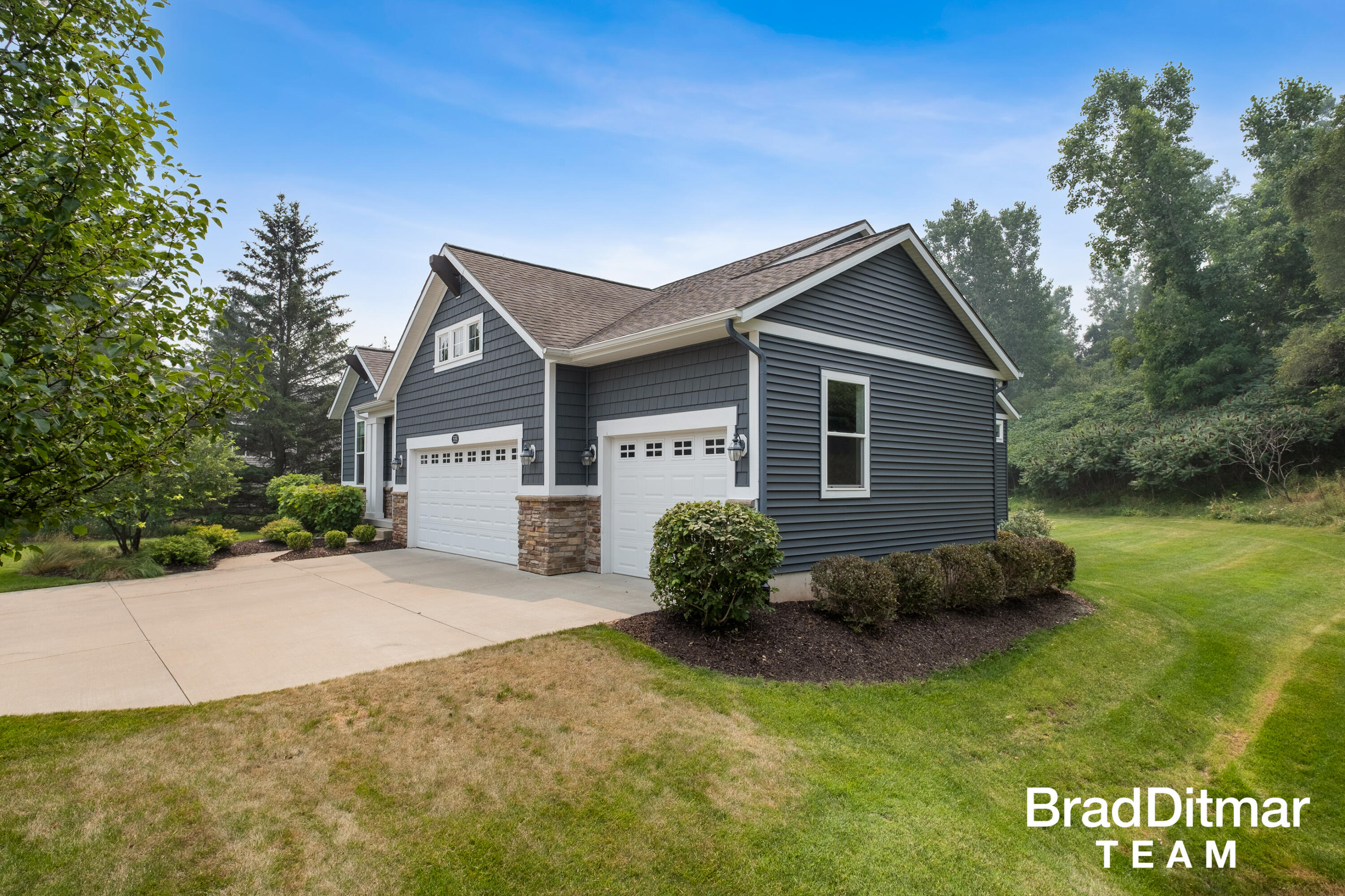539 W Abbey Mill Drive SE Ada MI 49301