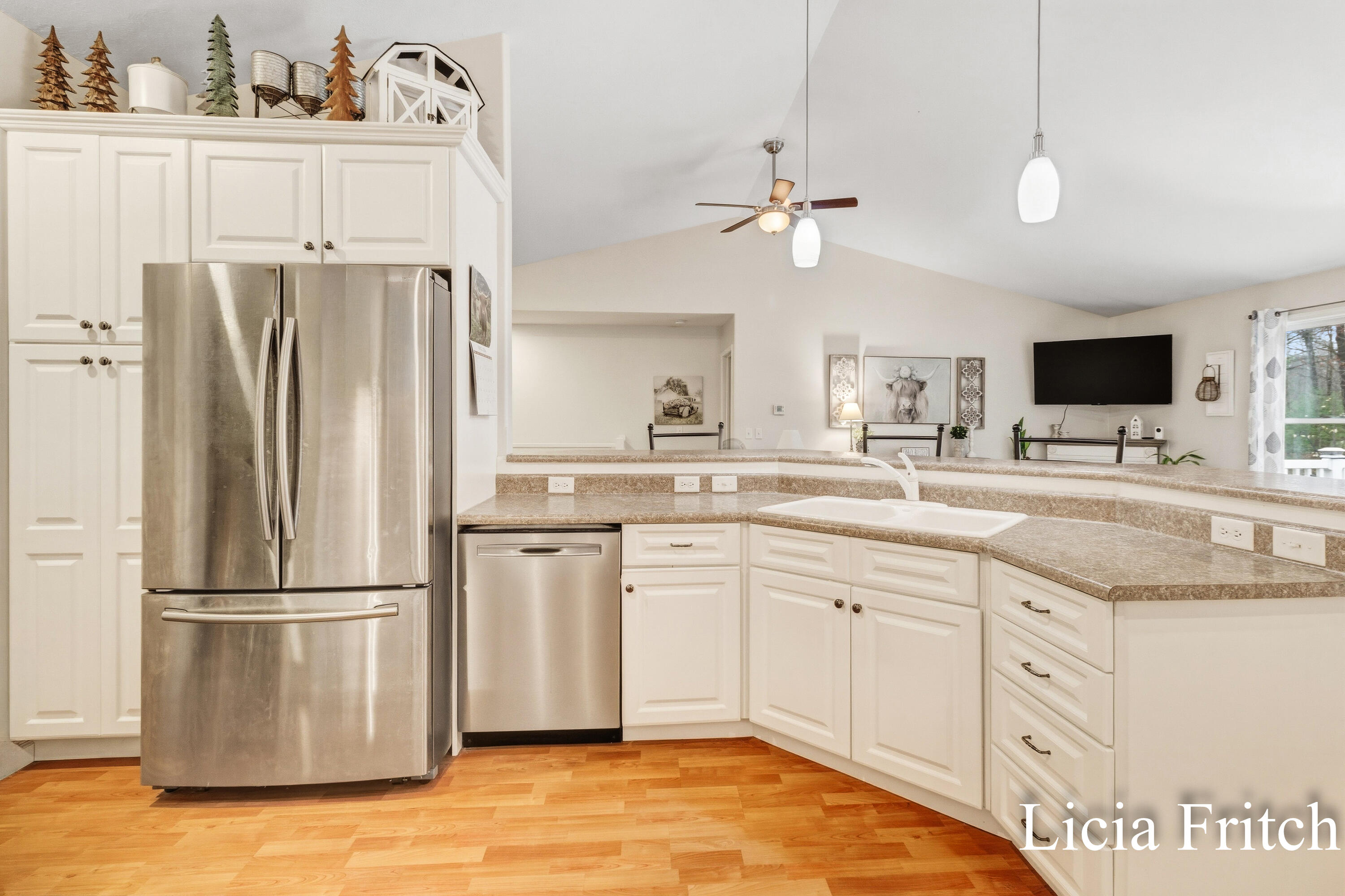 1527 W Addison Way Muskegon MI 49445