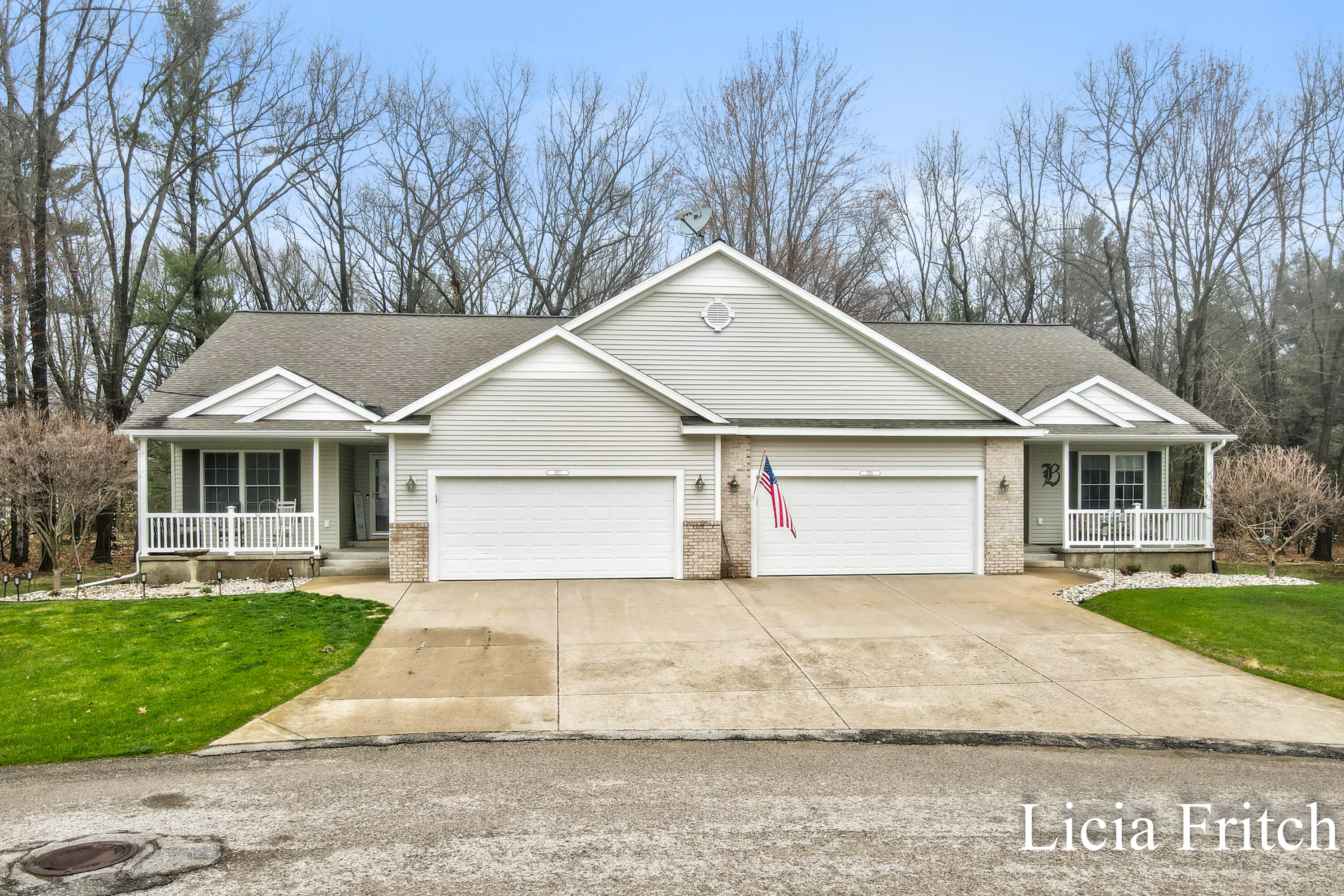 1527 W Addison Way Muskegon MI 49445