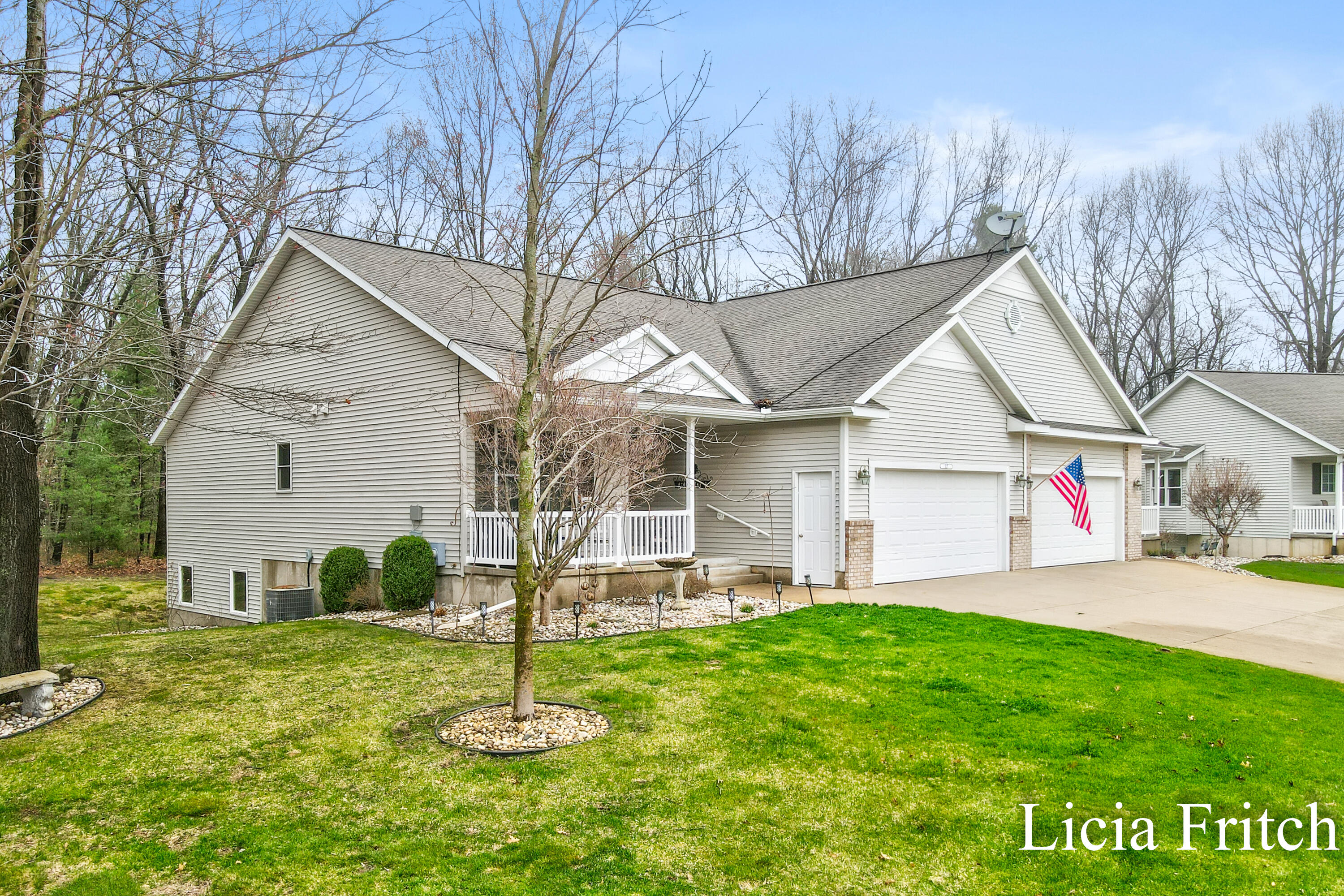 1527 W Addison Way Muskegon MI 49445