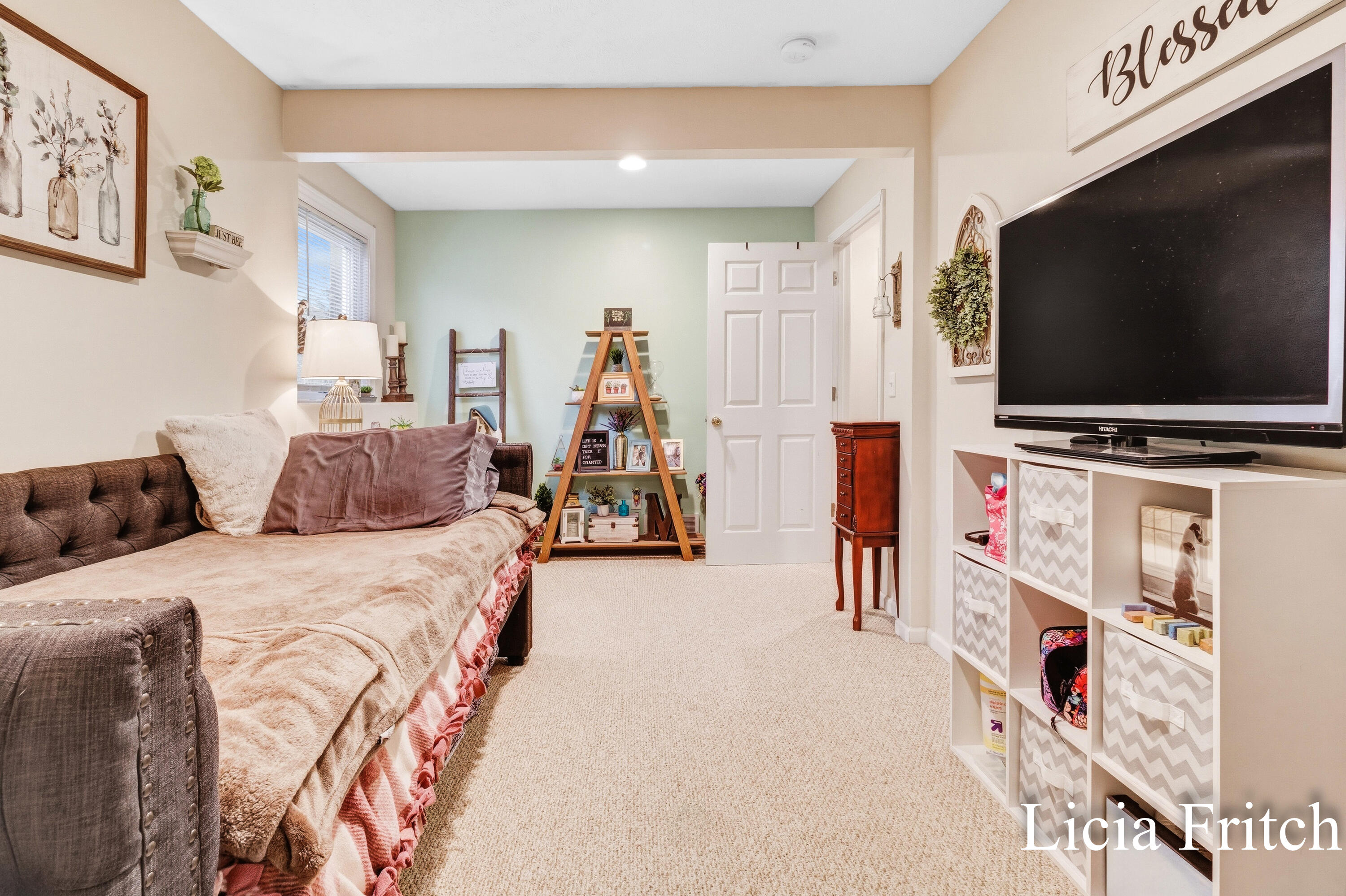 1527 W Addison Way Muskegon MI 49445