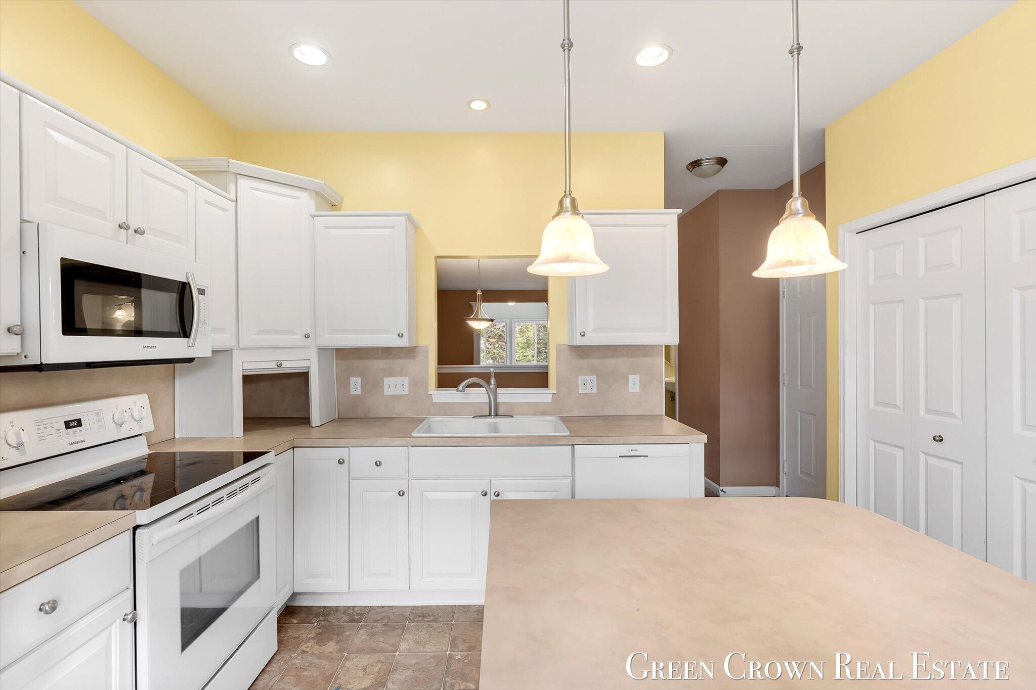 1100 Barrington NW Grand Rapids MI 49534