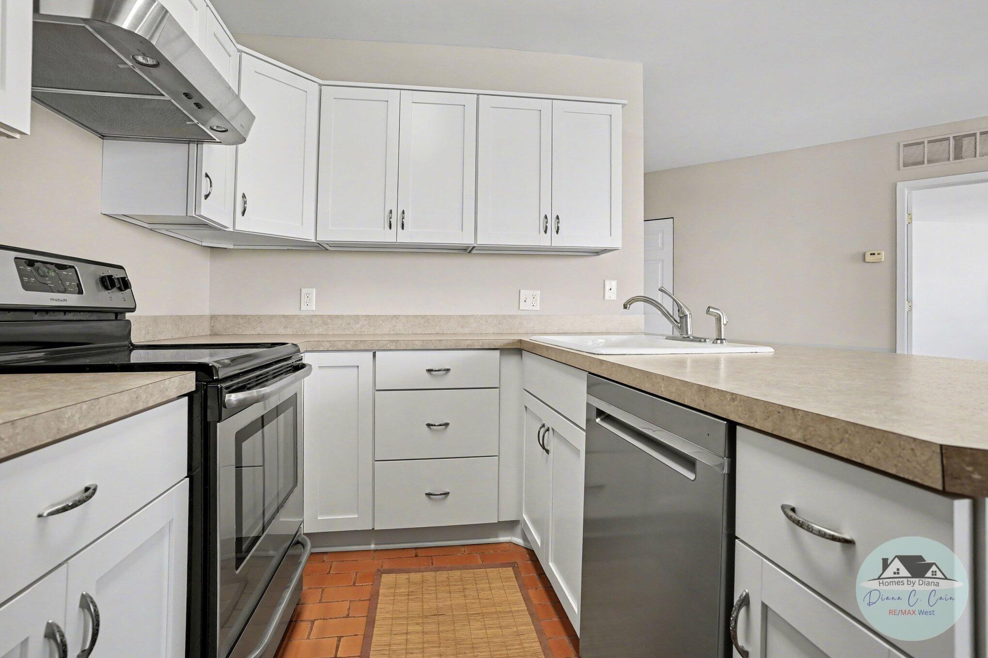 297 W Clay Avenue Muskegon MI 49440