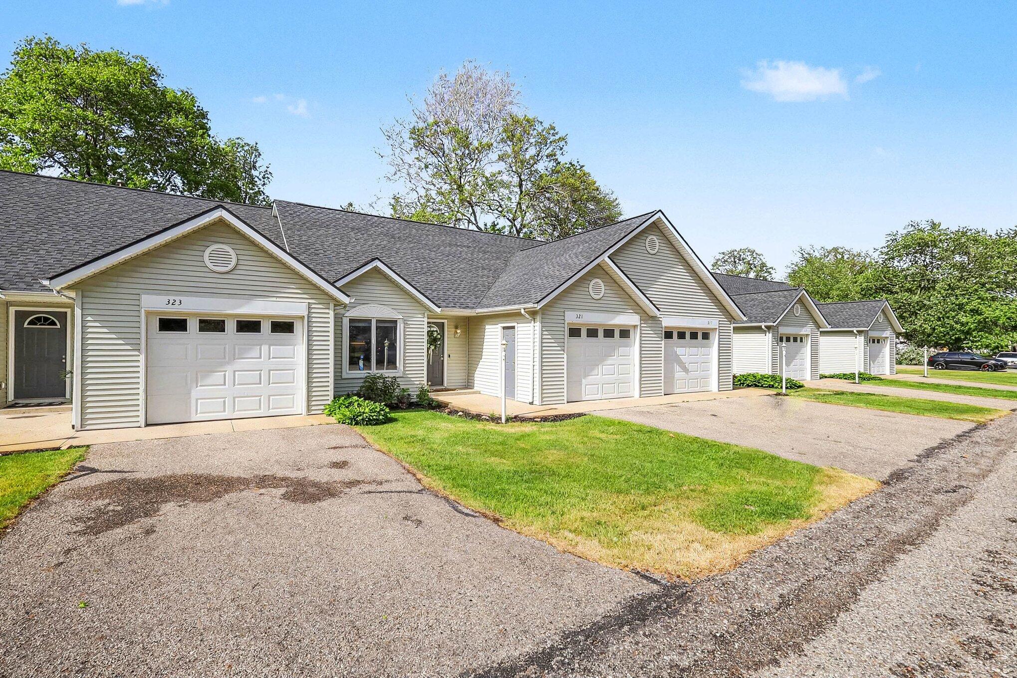 321 Nestlewood Drive Holland MI 49424
