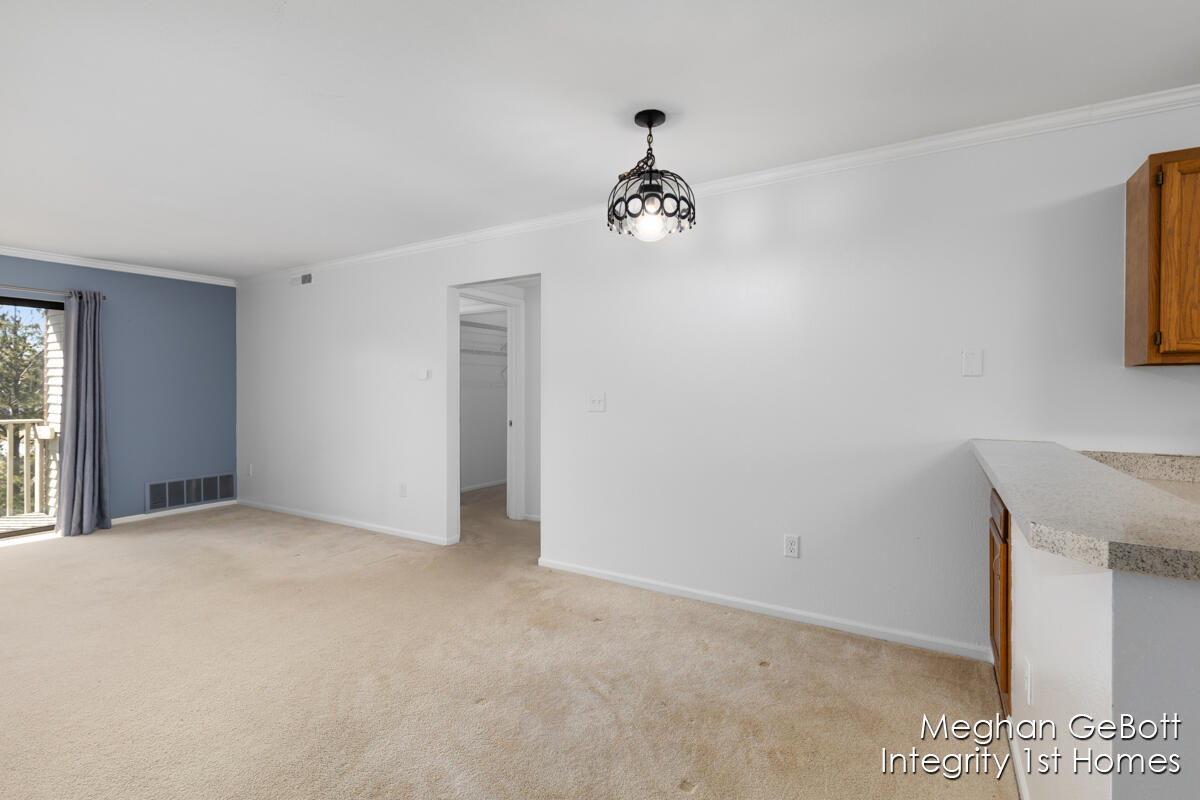 3280 Devonwood Hills NE Grand Rapids MI 49525