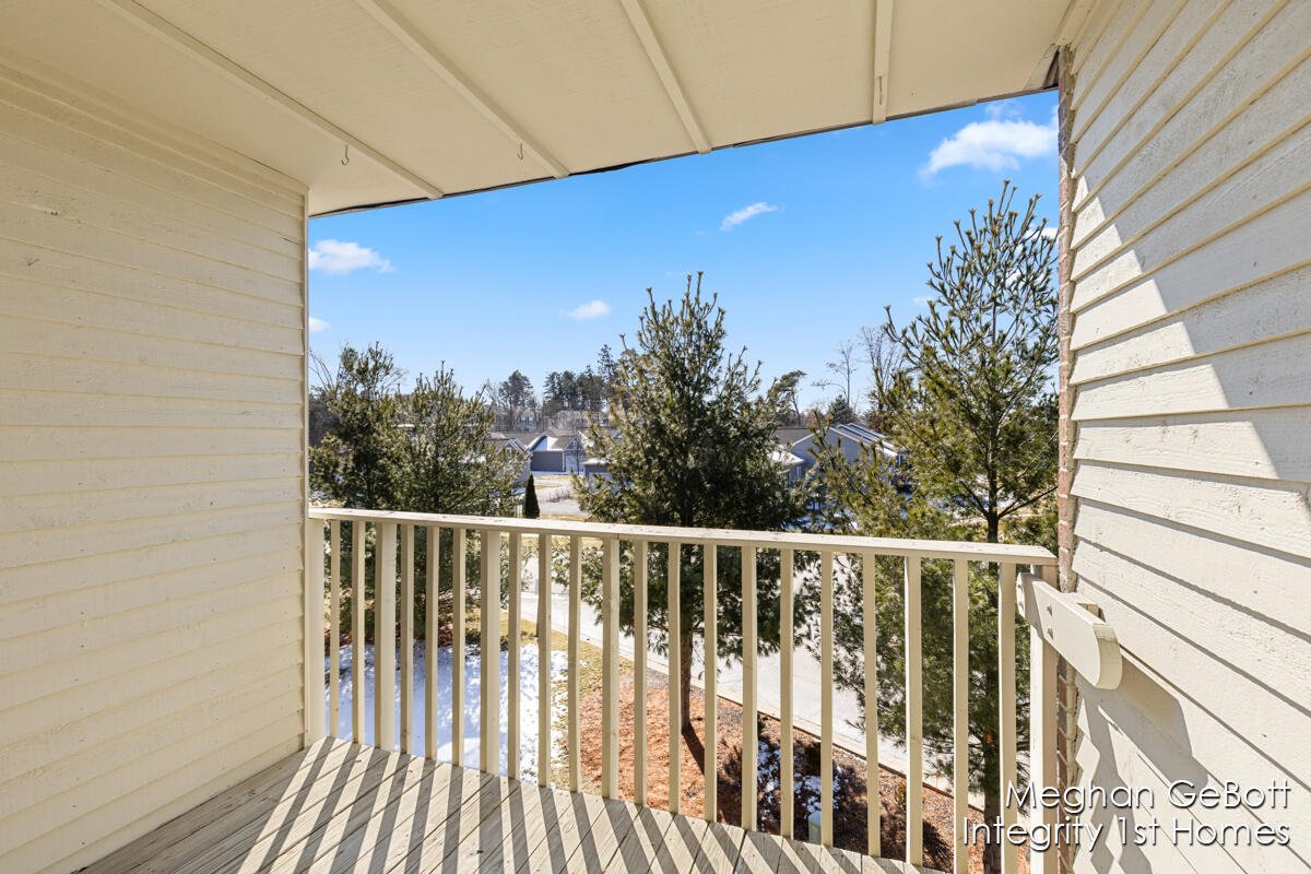 3280 Devonwood Hills NE Grand Rapids MI 49525