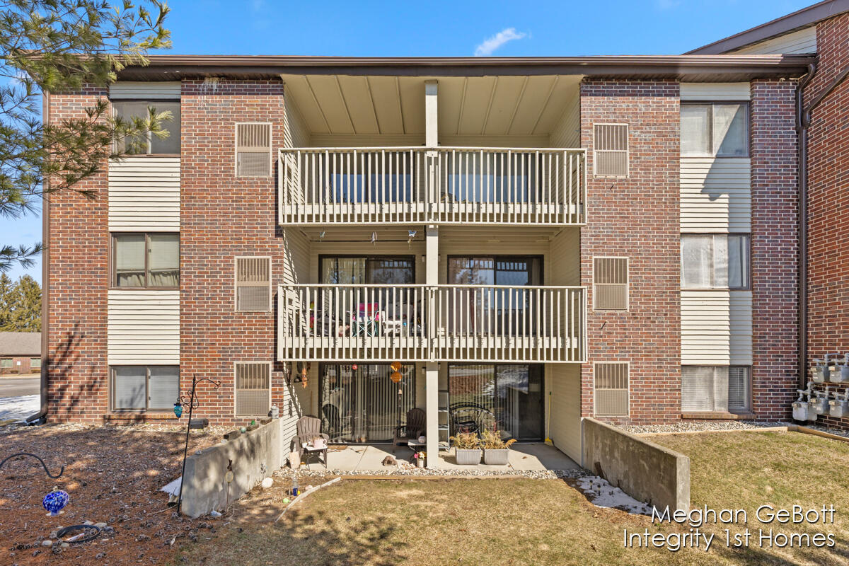 3280 Devonwood Hills NE Grand Rapids MI 49525