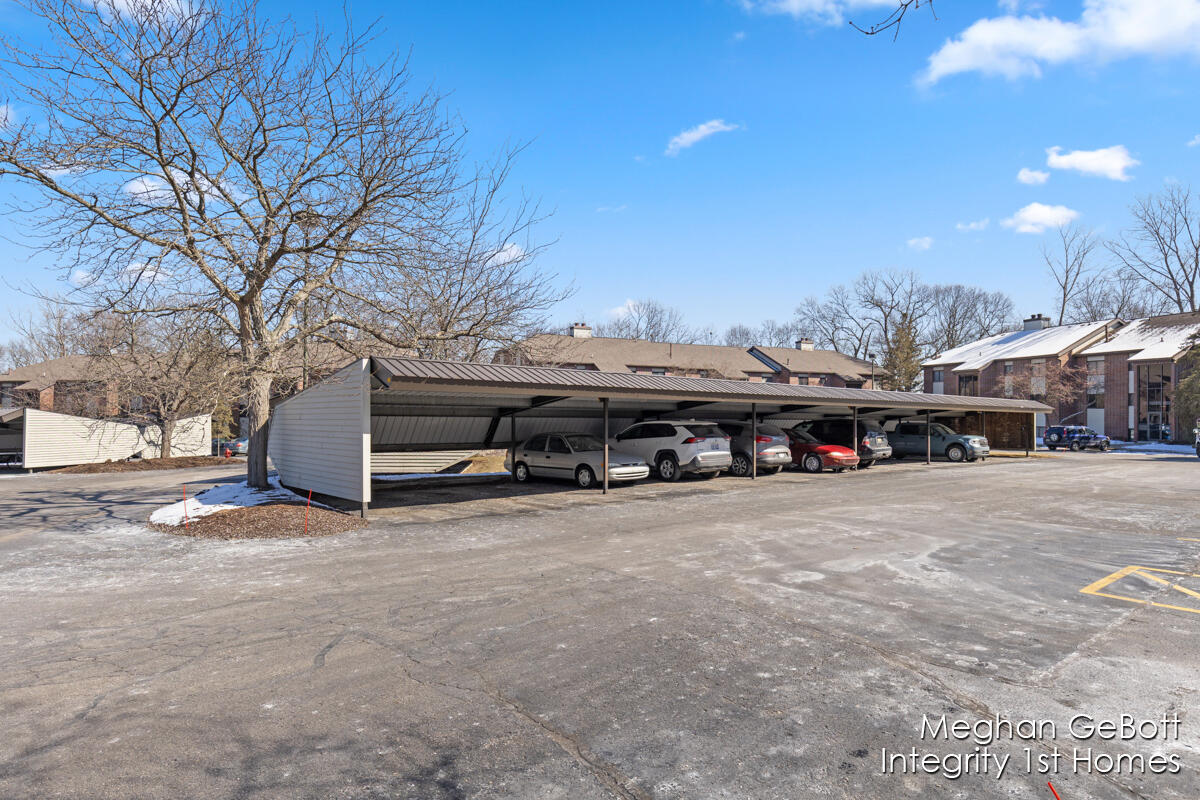 3280 Devonwood Hills NE Grand Rapids MI 49525