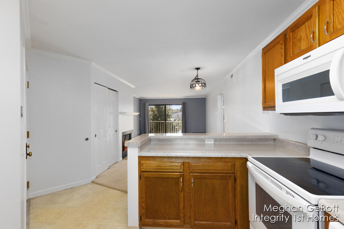 3280 Devonwood Hills NE Grand Rapids MI 49525