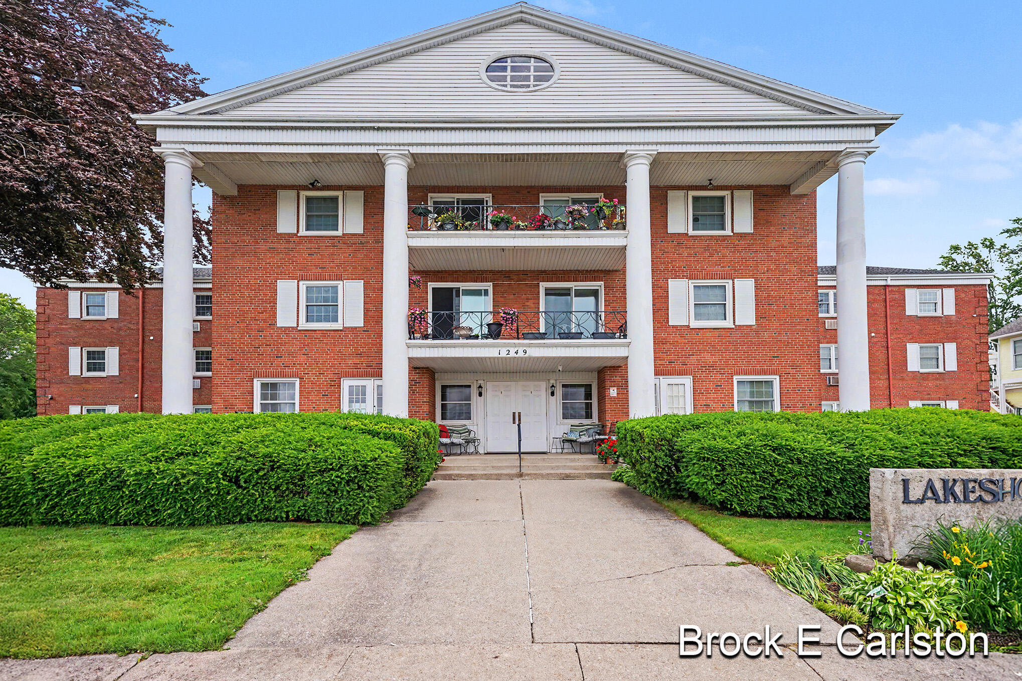 1249 Lakeshore Drive Muskegon MI 49441