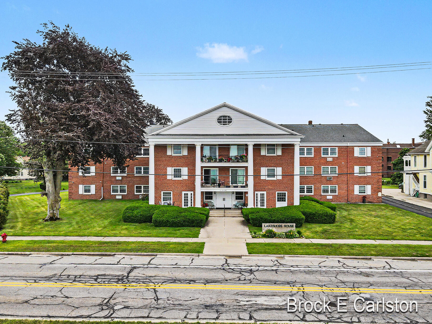 1249 Lakeshore Drive Muskegon MI 49441
