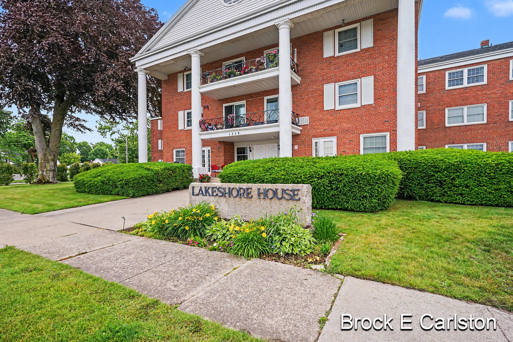 1249 Lakeshore Drive Muskegon MI 49441